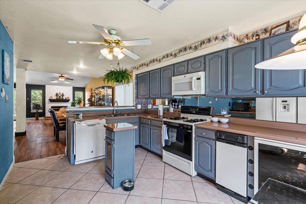 8408 Glen Canyon Dr, Round Rock, TX 78681