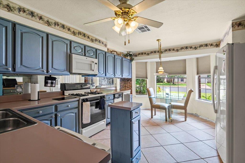 8408 Glen Canyon Dr, Round Rock, TX 78681