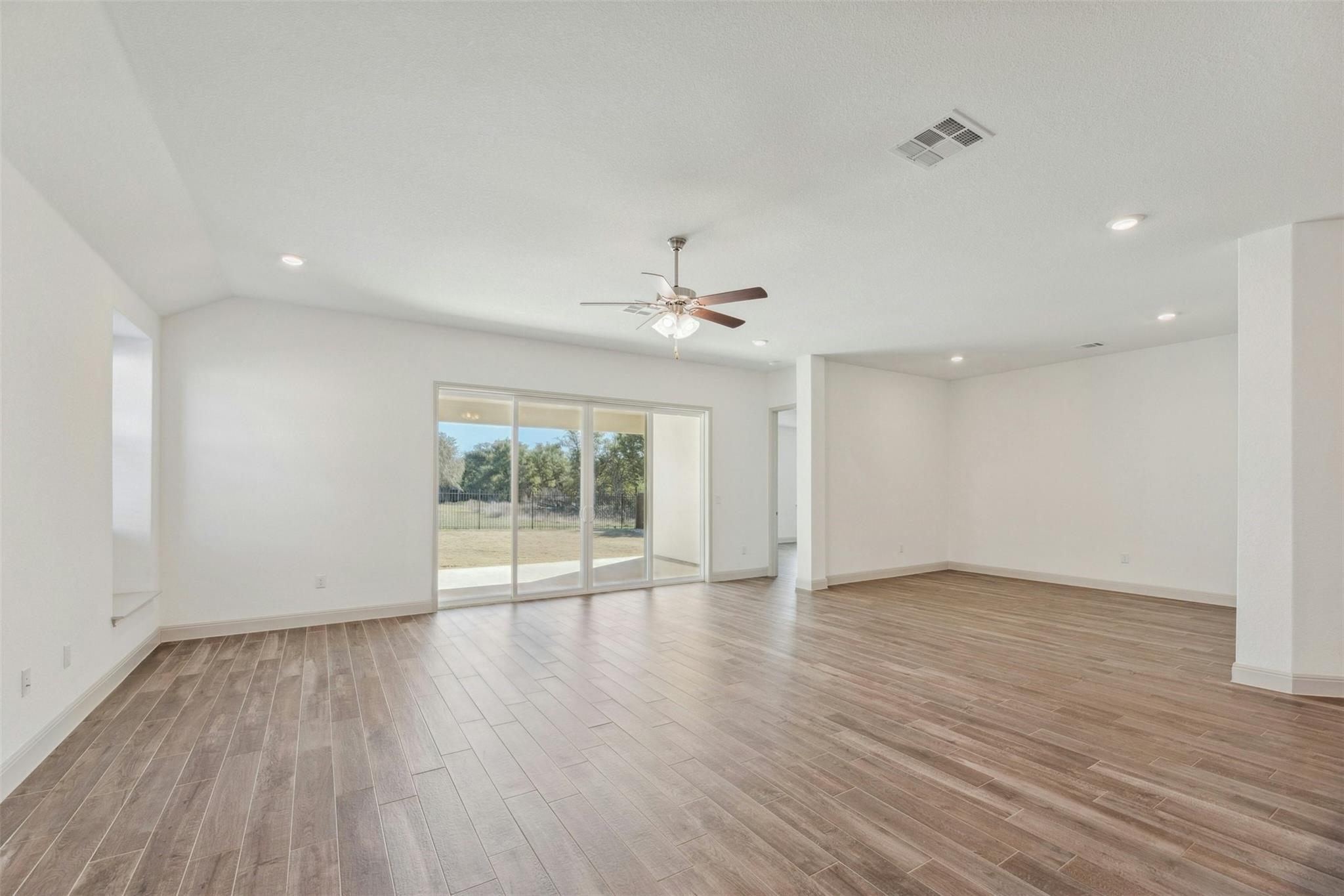 1736 Weavers Bnd, Georgetown, TX 78628