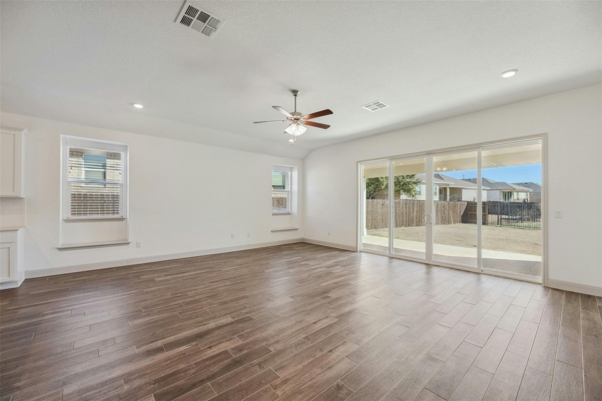 1736 Weavers Bnd, Georgetown, TX 78628