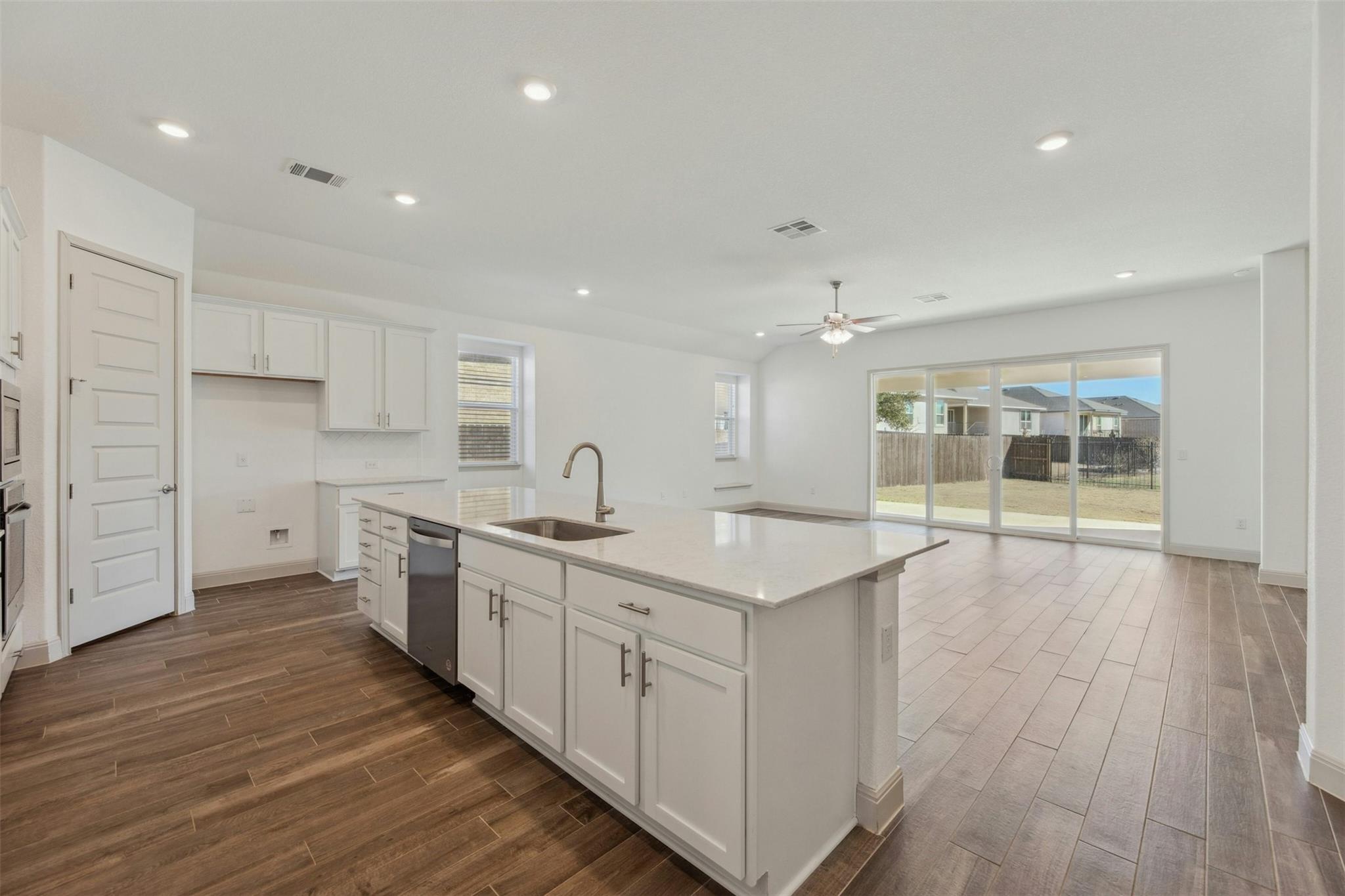 1736 Weavers Bnd, Georgetown, TX 78628