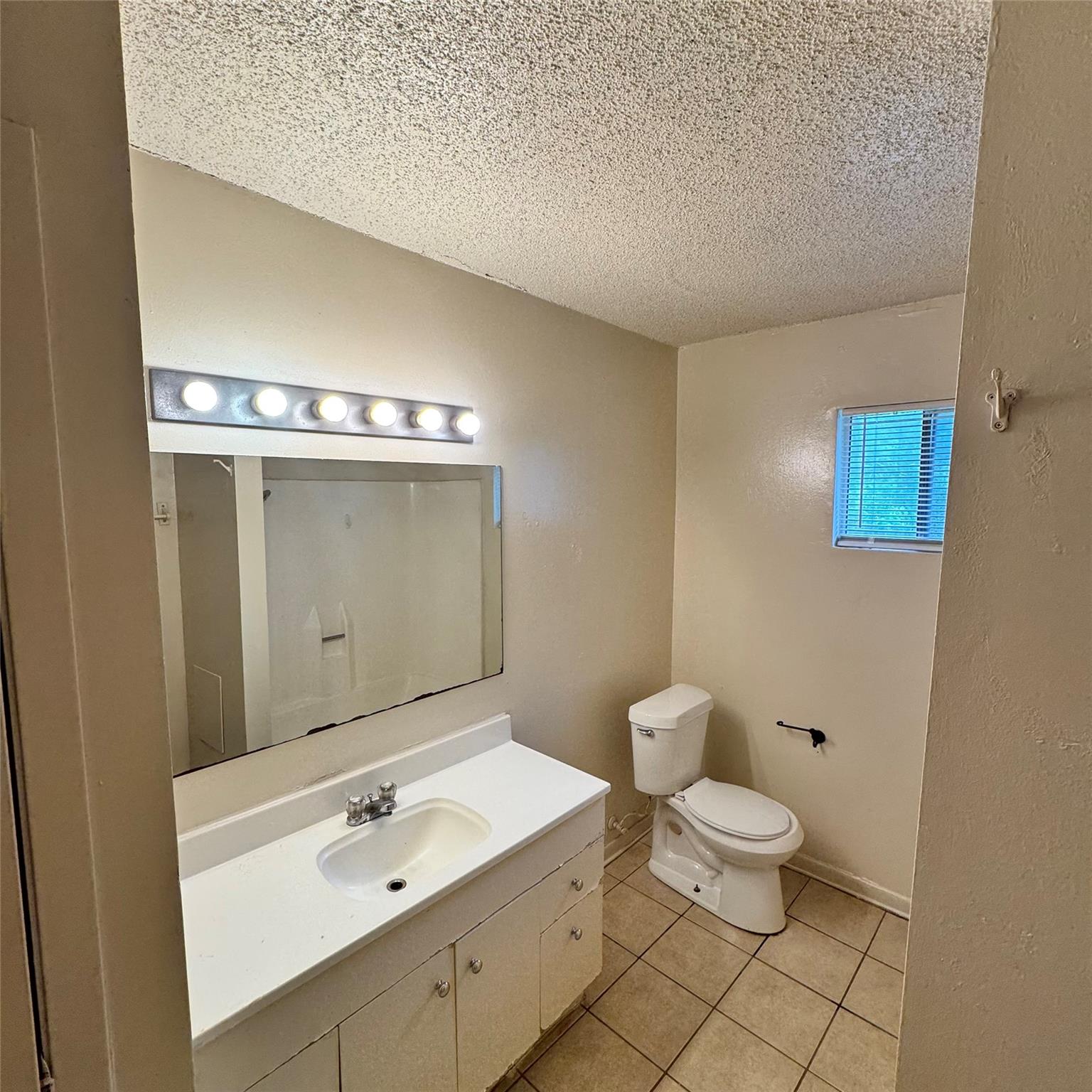 1626 Royal Hill Dr # B, Austin, TX 78741