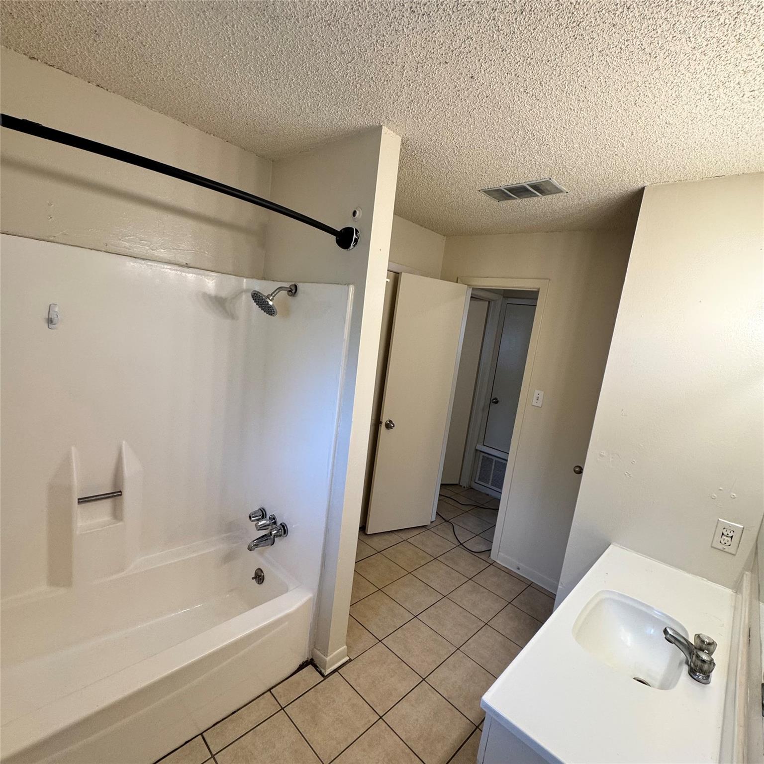 1626 Royal Hill Dr # B, Austin, TX 78741