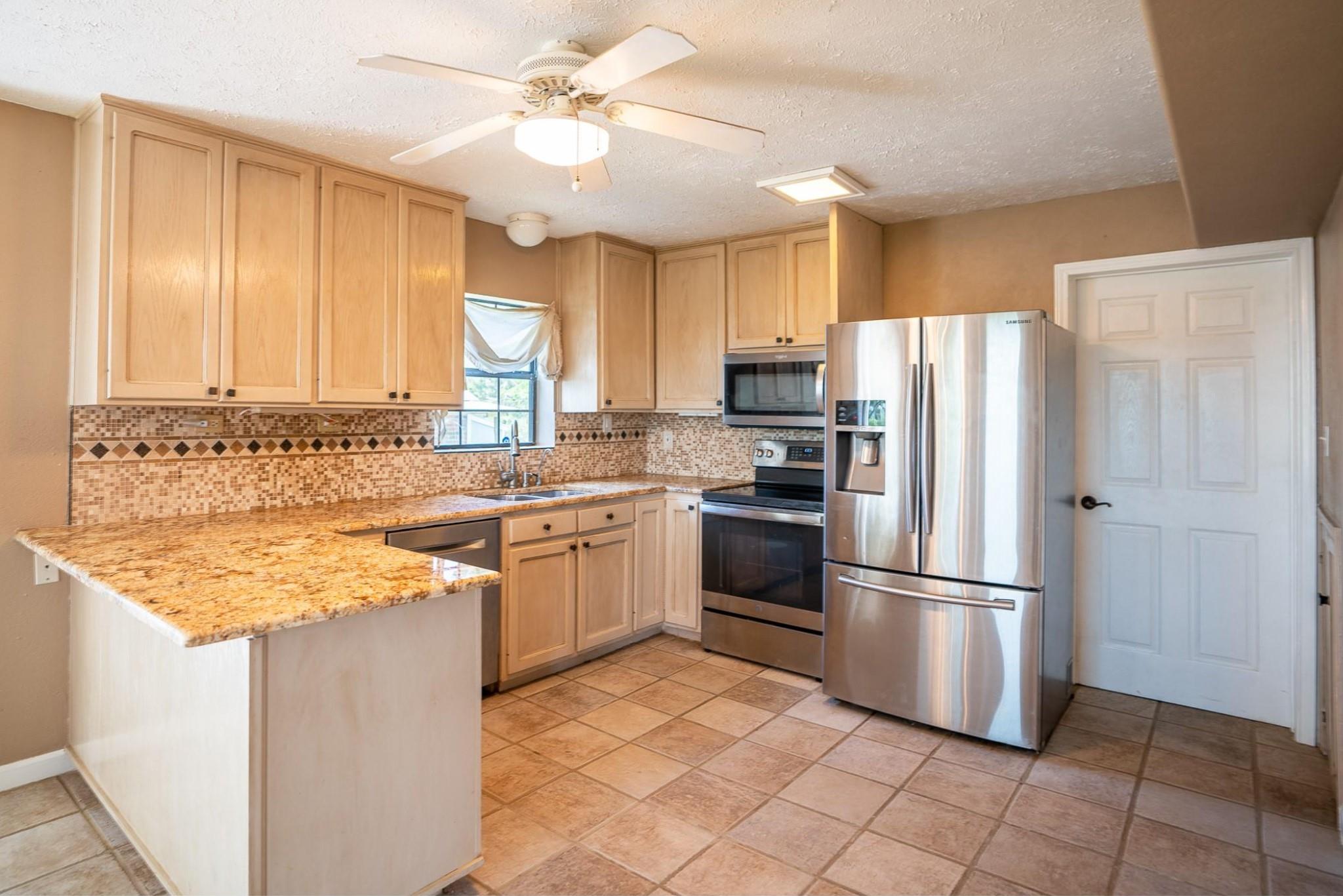 3230 W Fitzhugh Rd, Dripping Springs, TX 78620