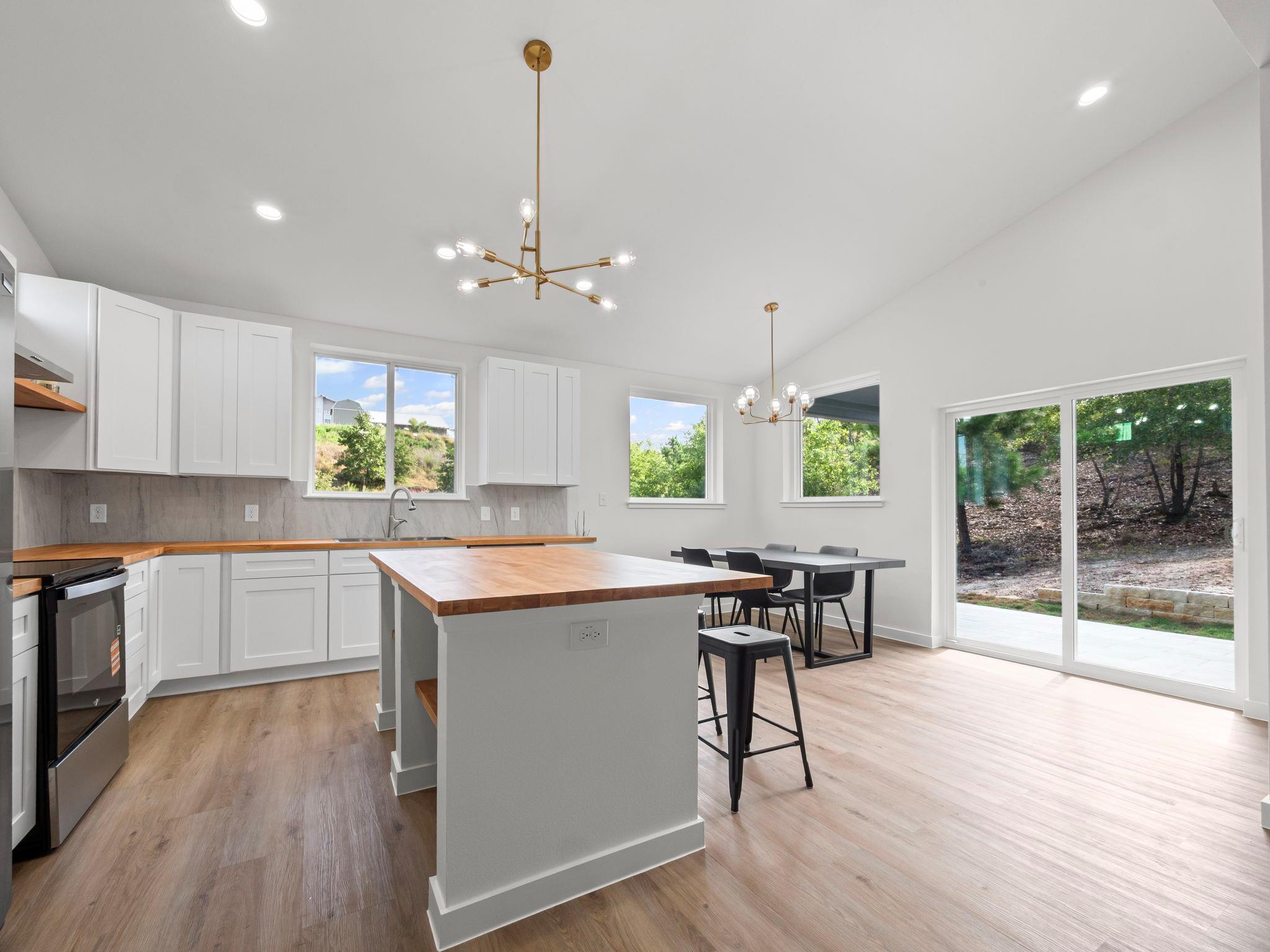 173 Kahalulu Dr, Bastrop, TX 78602