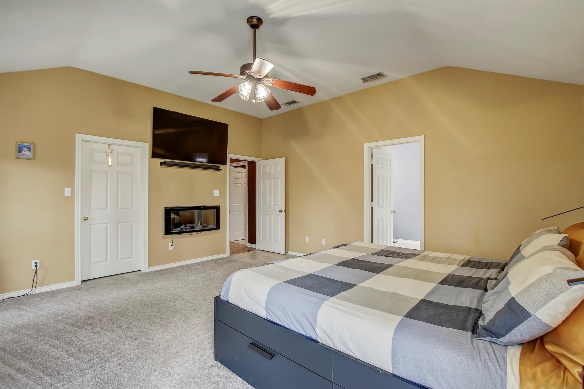 211 Ulupau Cir, Bastrop, TX 78602