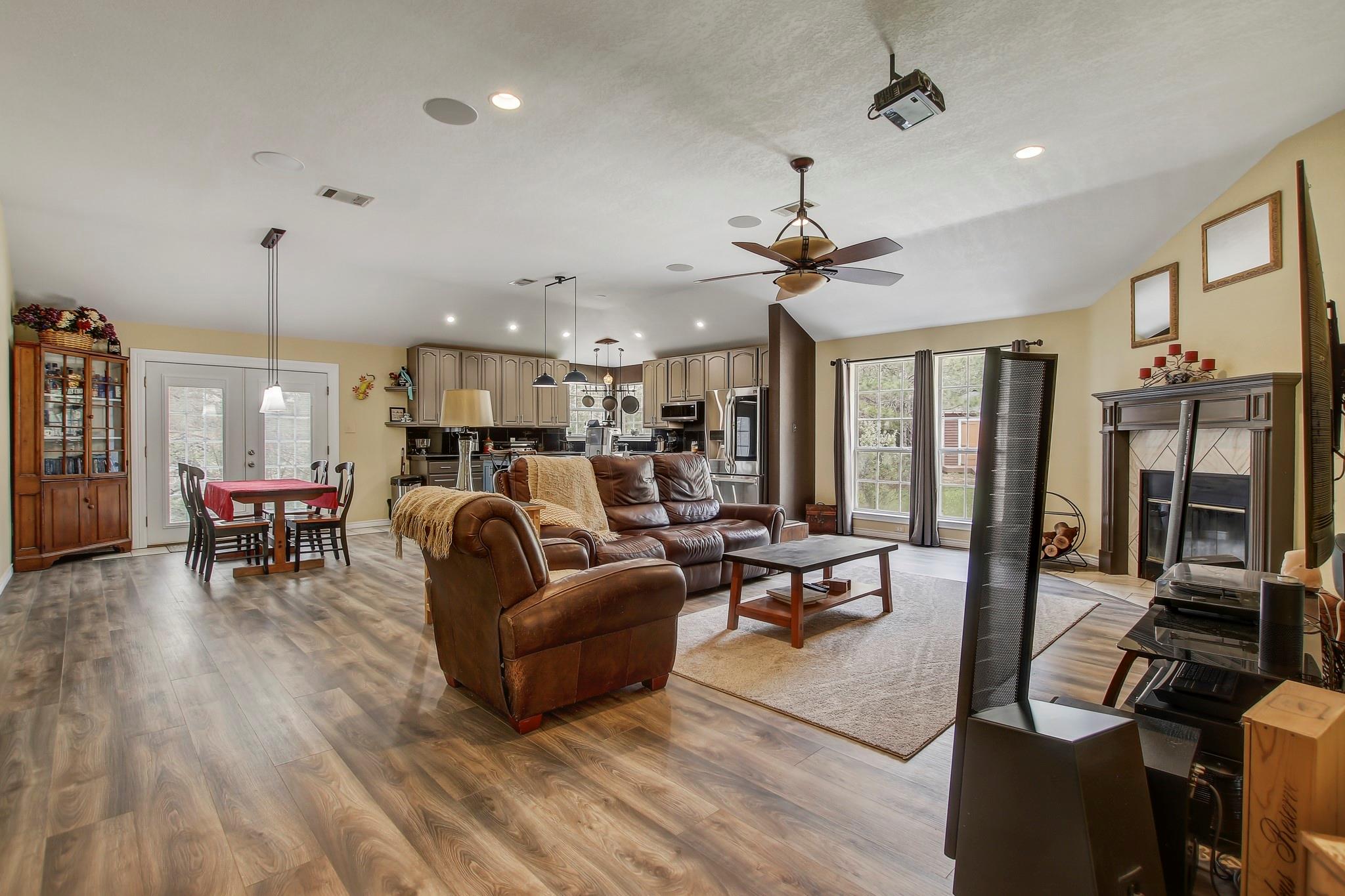 211 Ulupau Cir, Bastrop, TX 78602