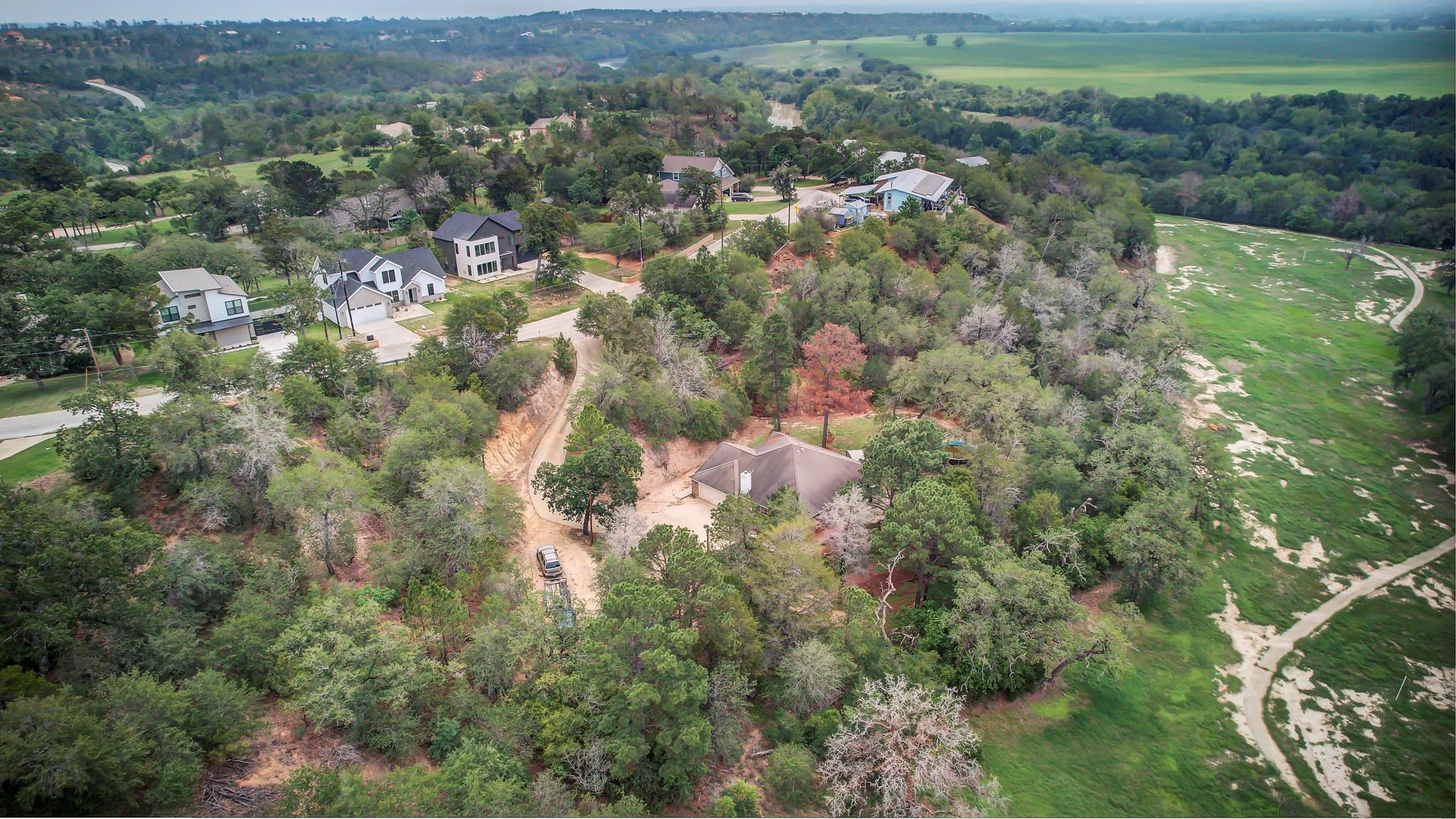 211 Ulupau Cir, Bastrop, TX 78602