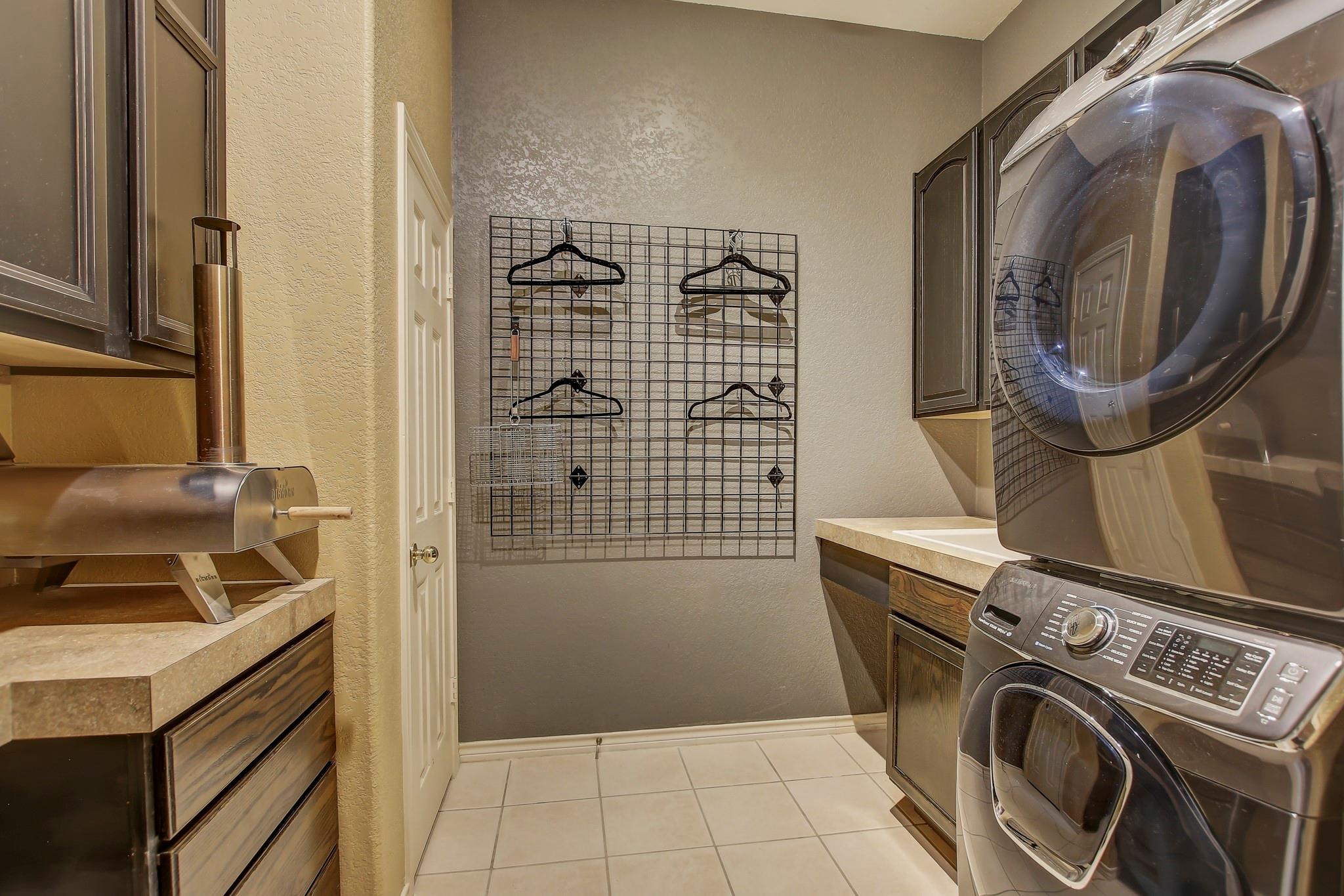 211 Ulupau Cir, Bastrop, TX 78602