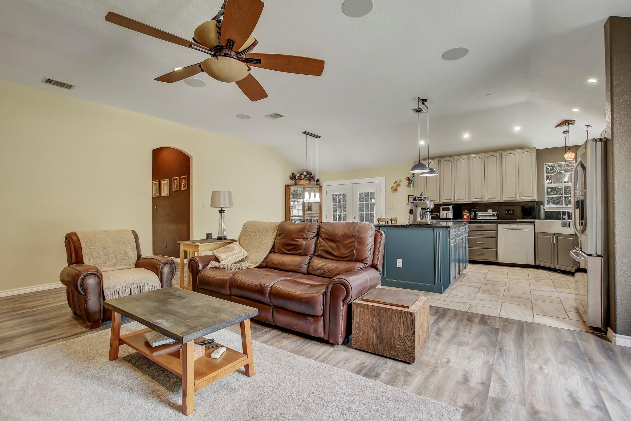 211 Ulupau Cir, Bastrop, TX 78602