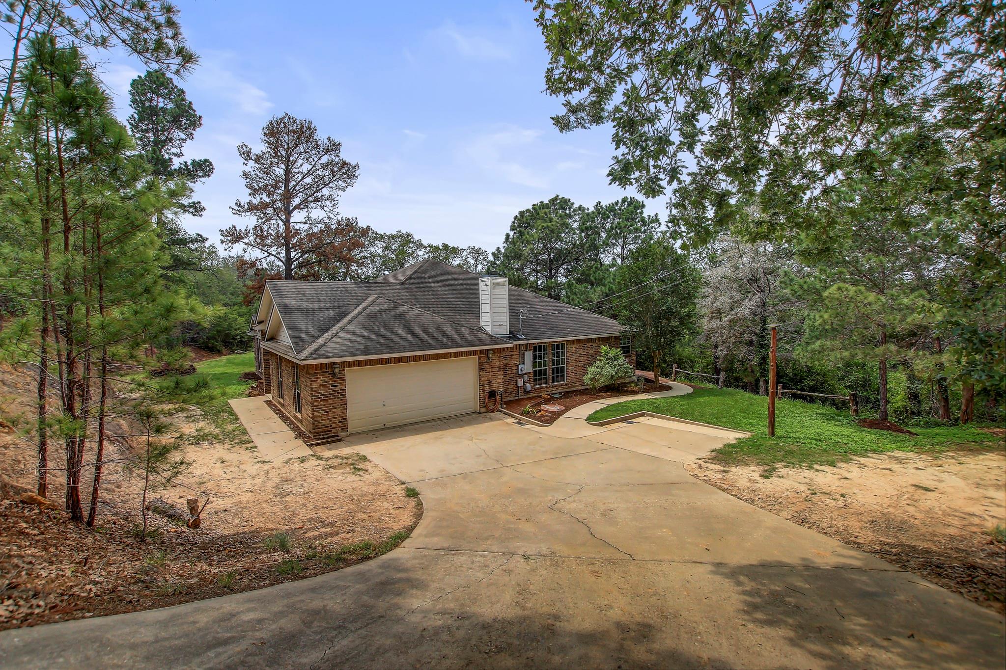 211 Ulupau Cir, Bastrop, TX 78602