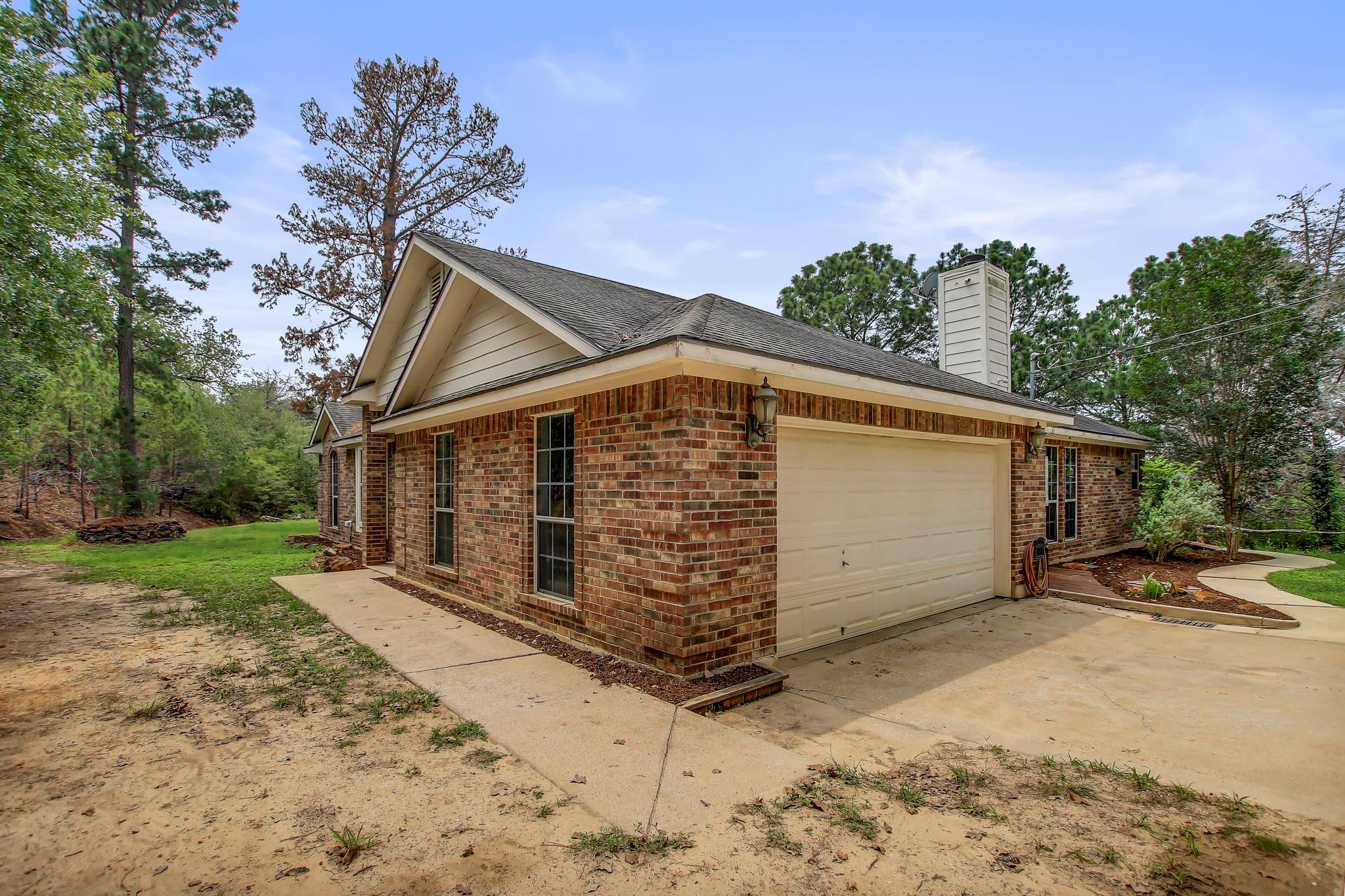 211 Ulupau Cir, Bastrop, TX 78602
