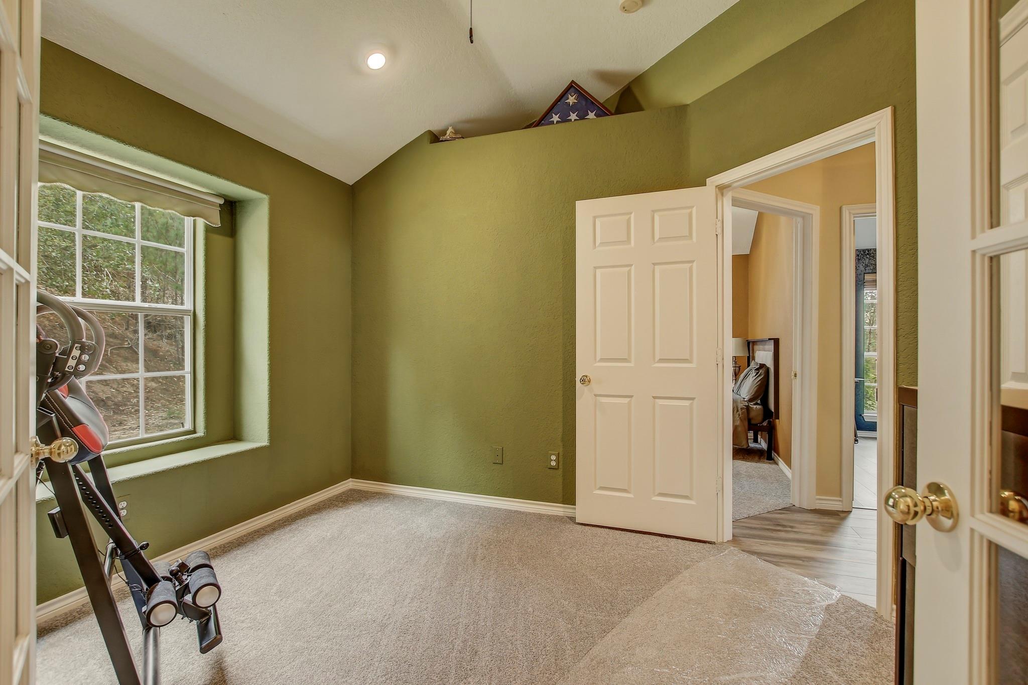 211 Ulupau Cir, Bastrop, TX 78602