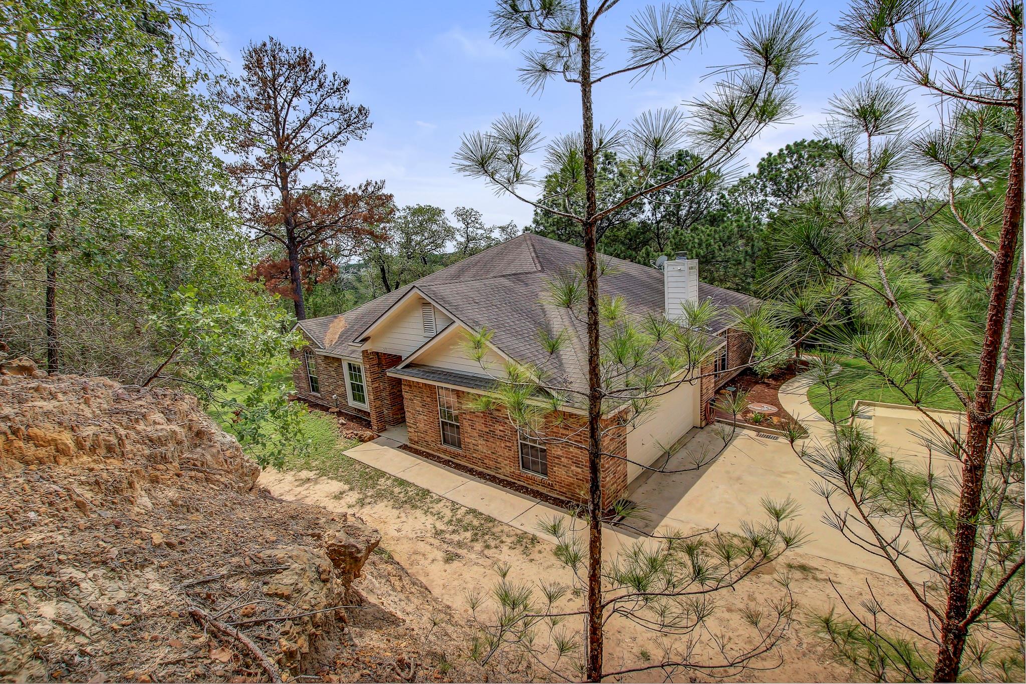 211 Ulupau Cir, Bastrop, TX 78602