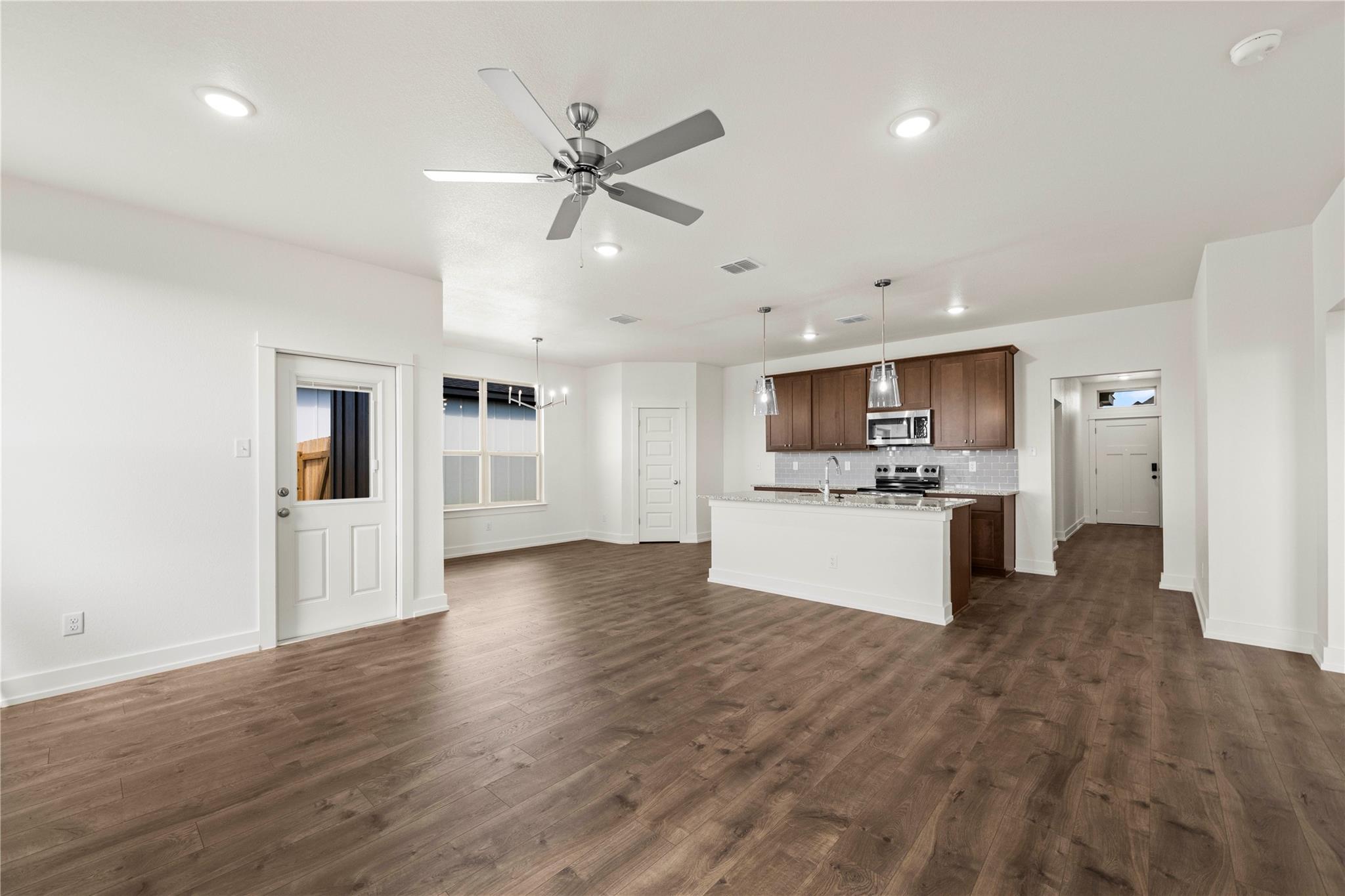 552 Gus Loop, Georgetown, TX 78626