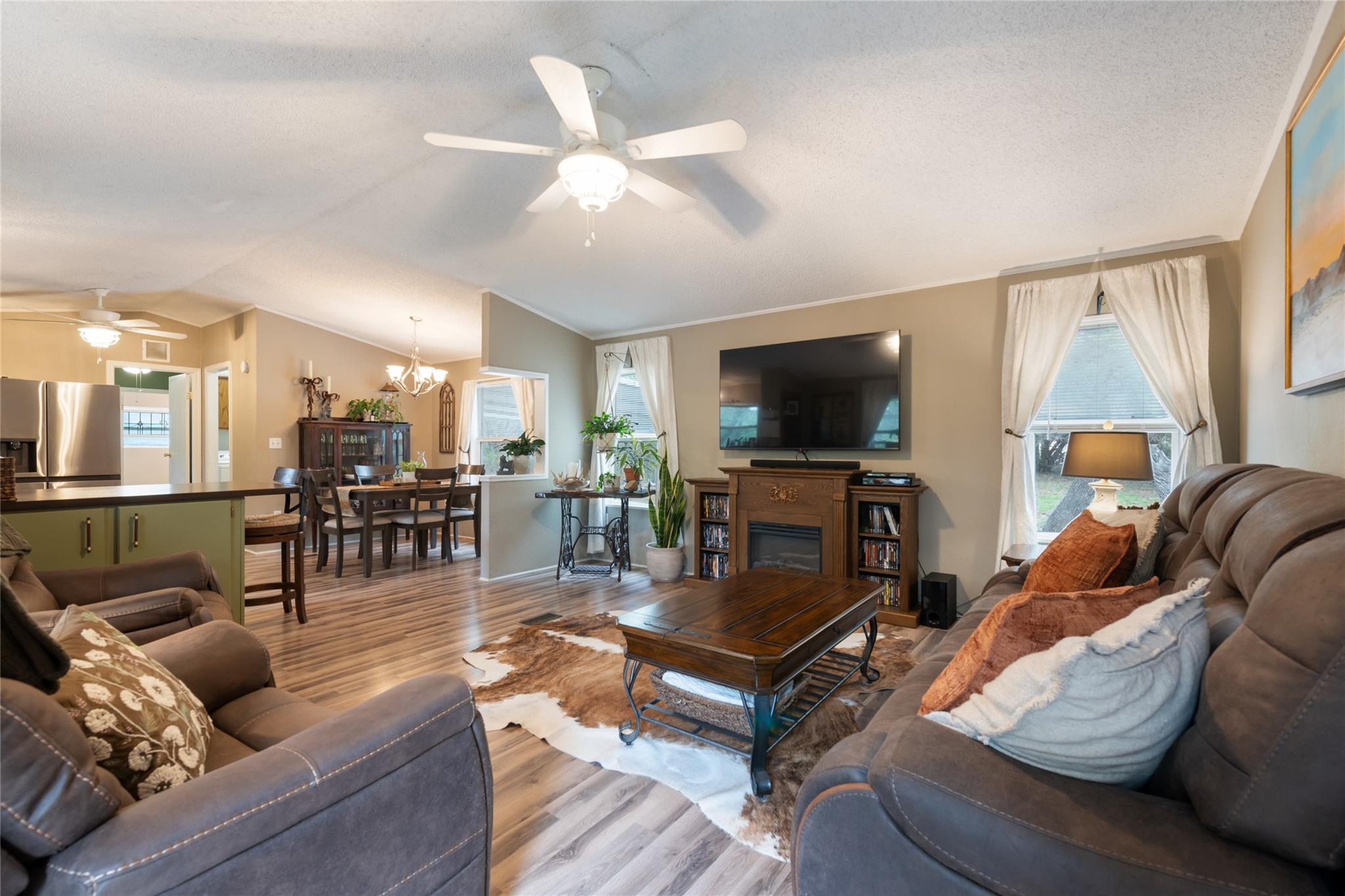 351 Lonesome Trl, Driftwood, TX 78619