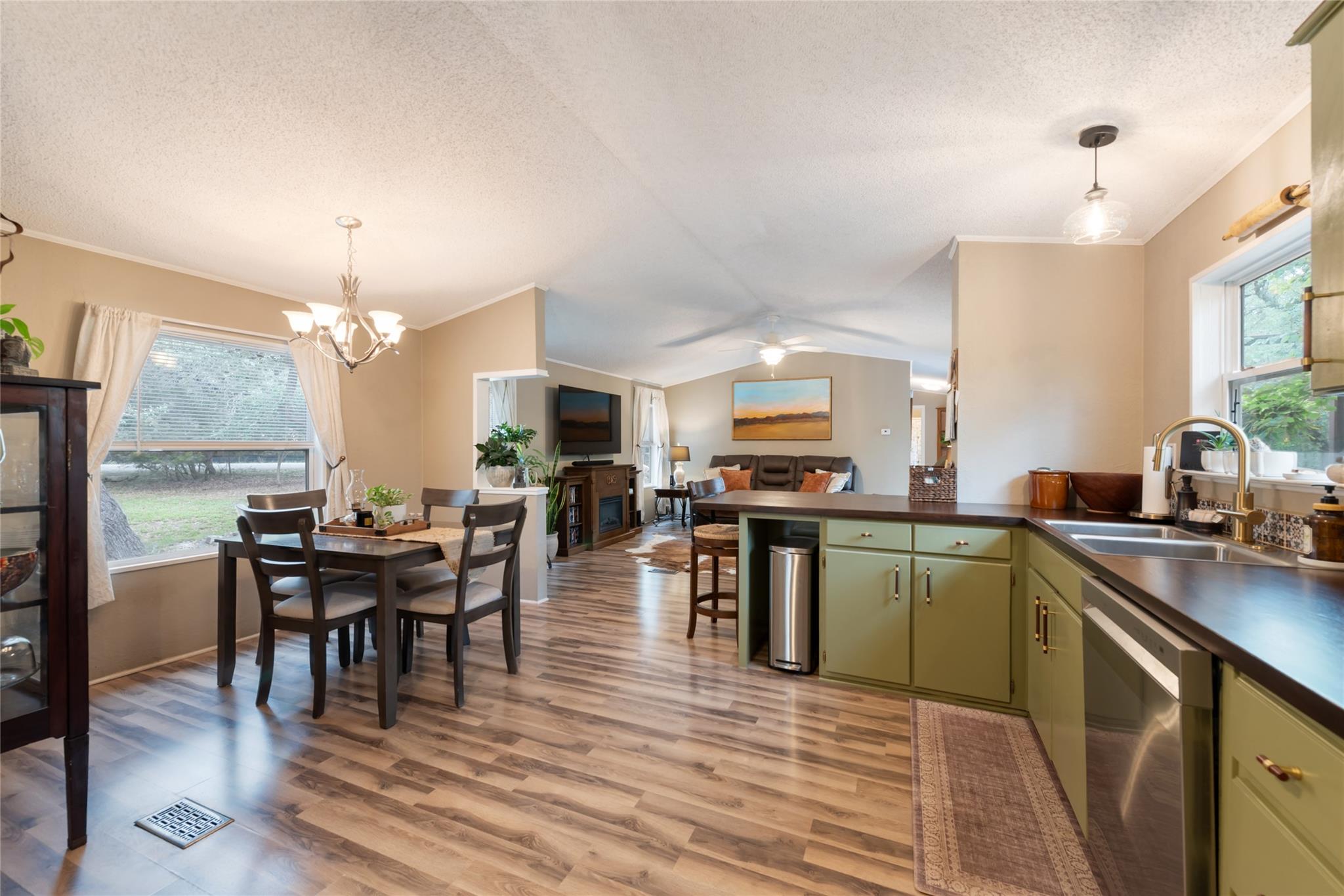 351 Lonesome Trl, Driftwood, TX 78619
