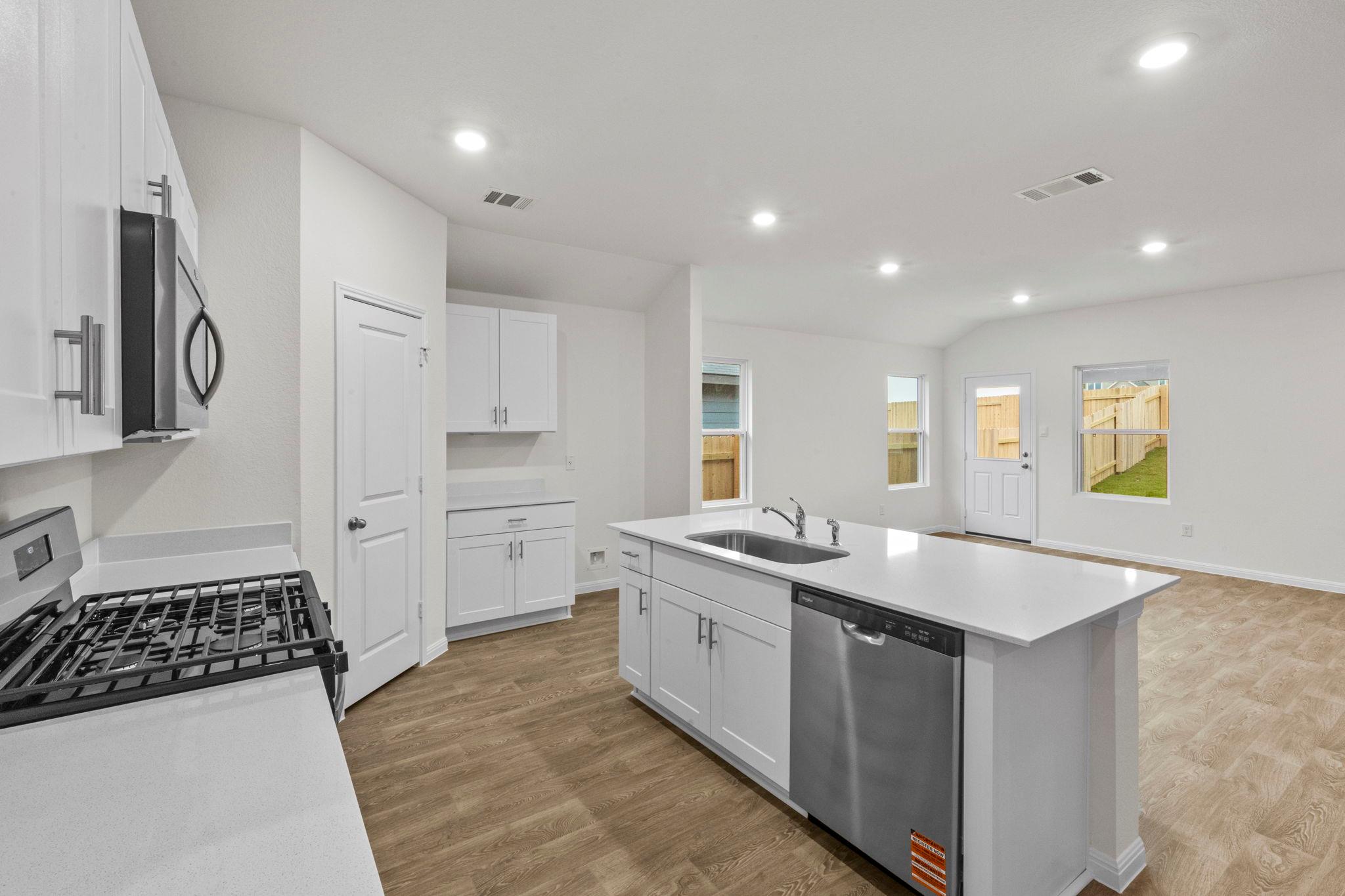 244 Flora Vista St, San Marcos, TX 78666