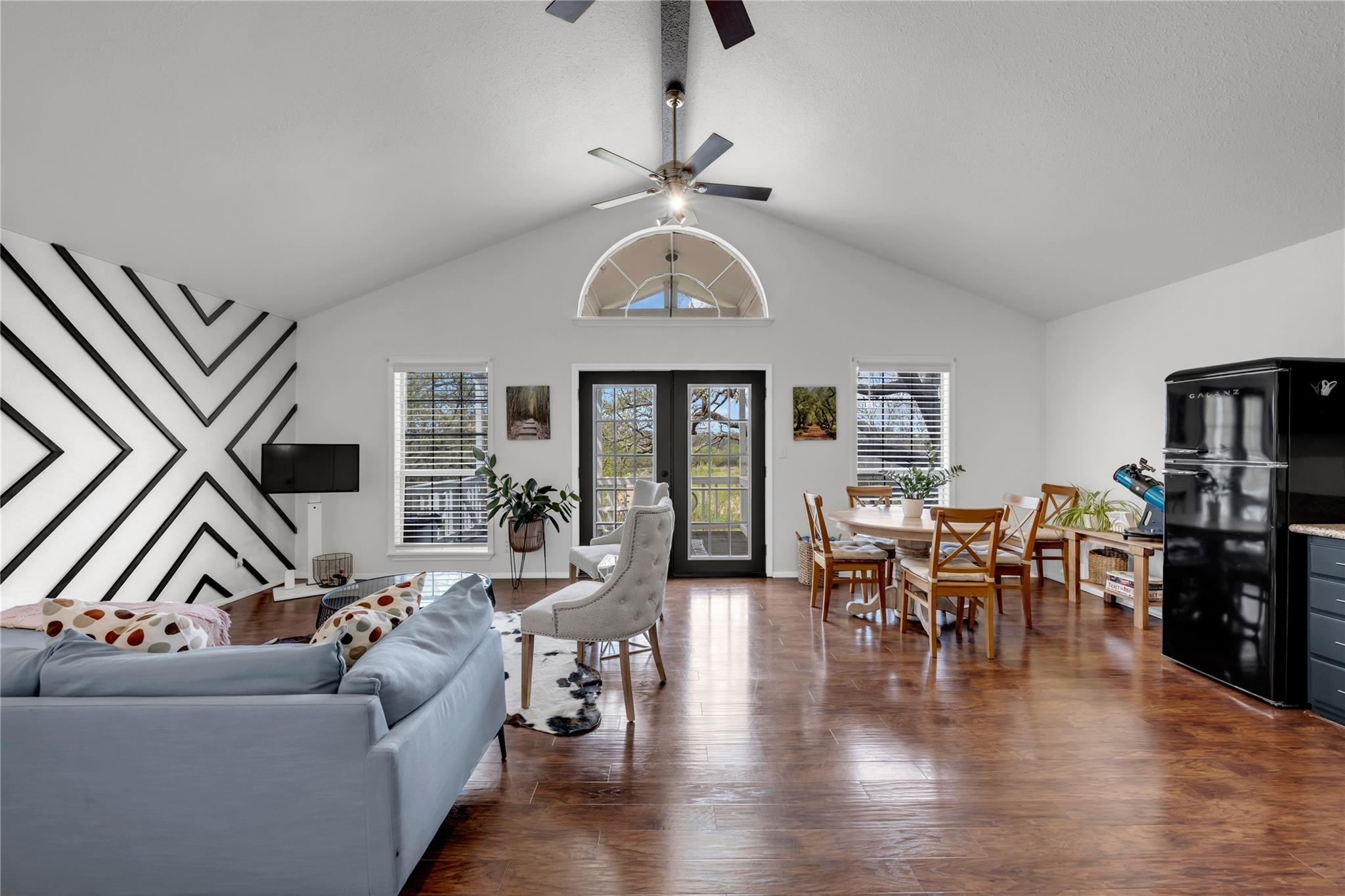 5898 RIVER OAKS Dr, Kingsland, TX 78639