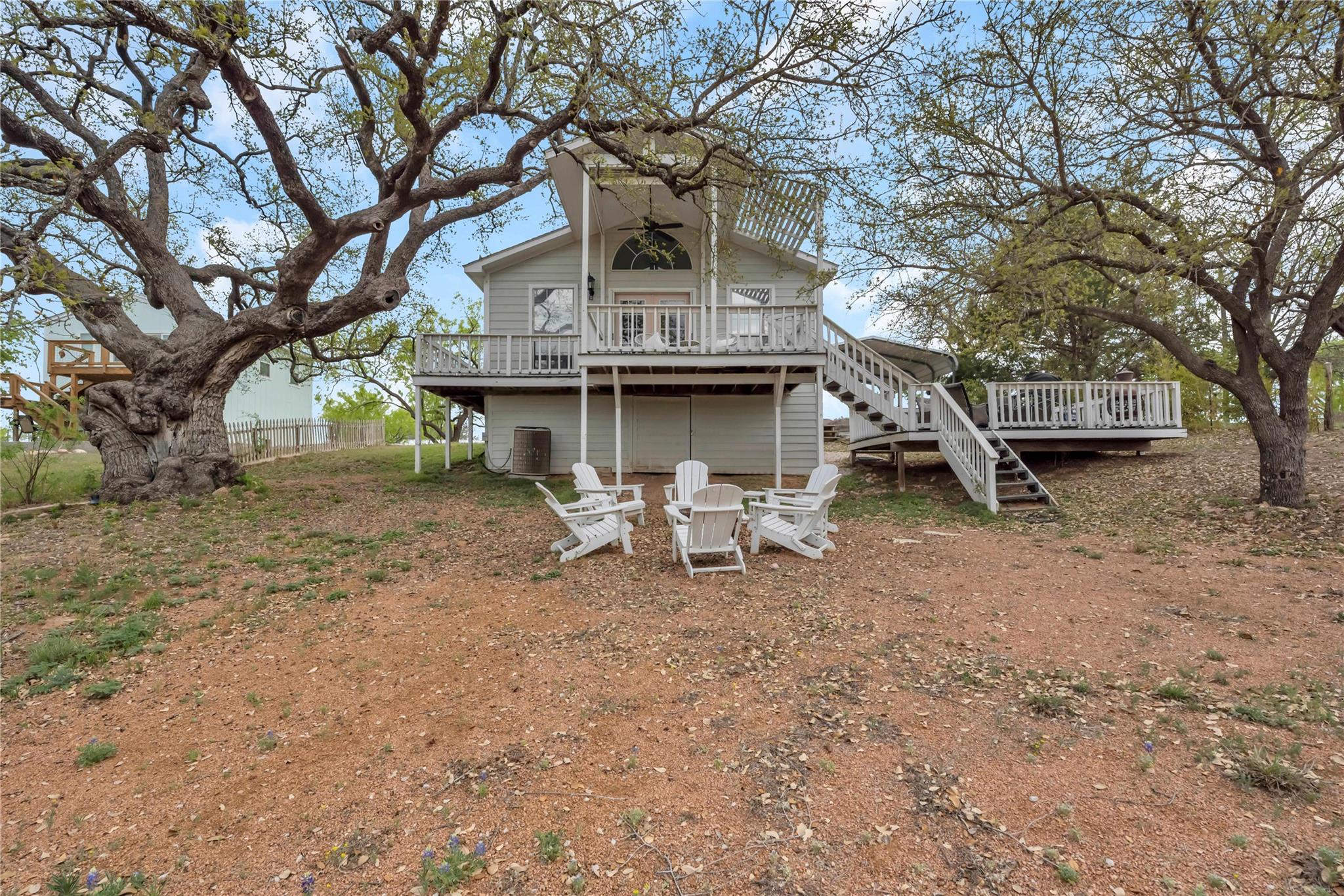 5898 RIVER OAKS Dr, Kingsland, TX 78639