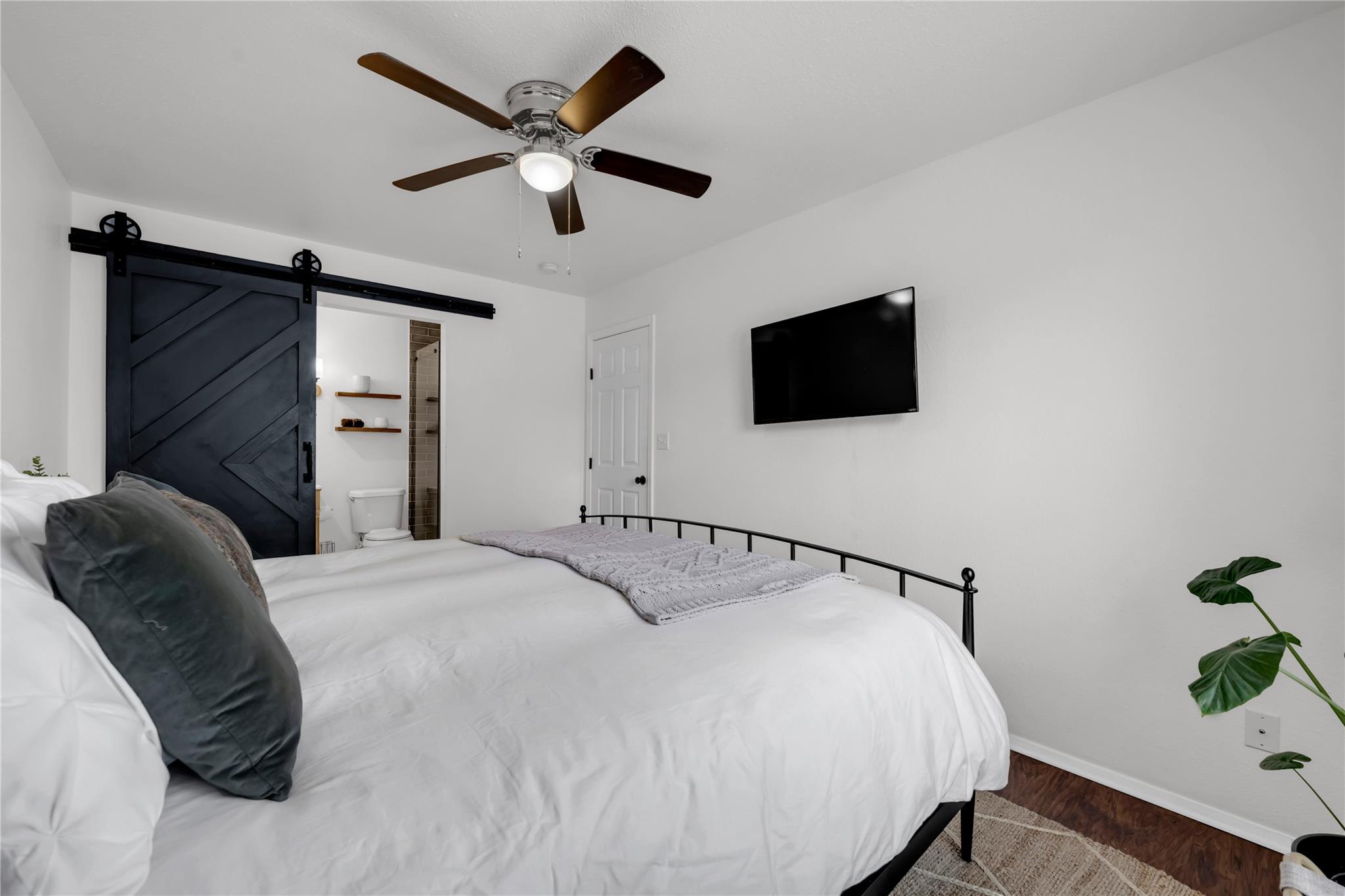 5898 RIVER OAKS Dr, Kingsland, TX 78639