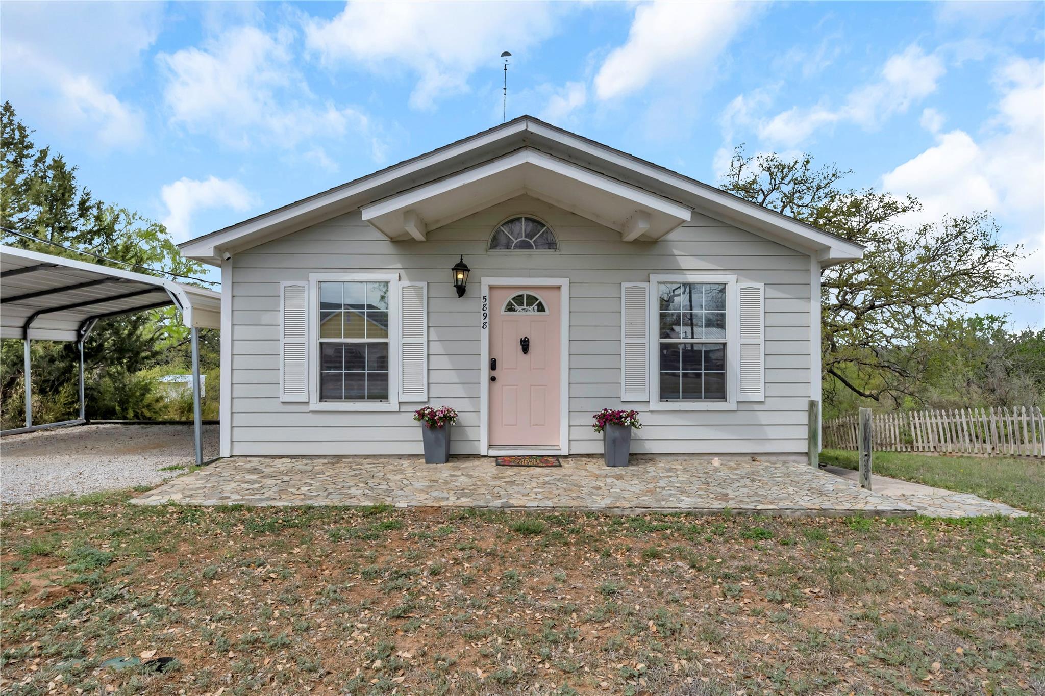 5898 RIVER OAKS Dr, Kingsland, TX 78639