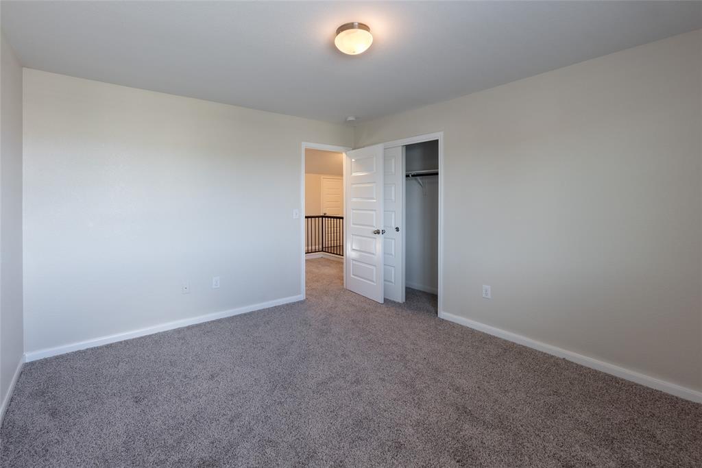 710 Mitchell Dr, Hutto, TX 78634
