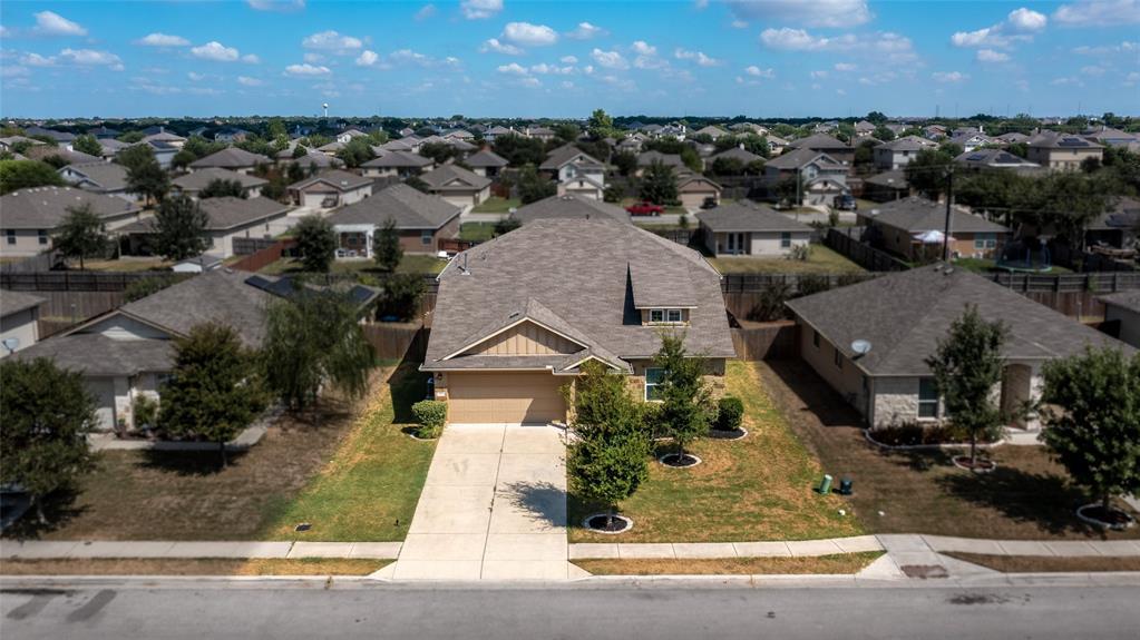 710 Mitchell Dr, Hutto, TX 78634