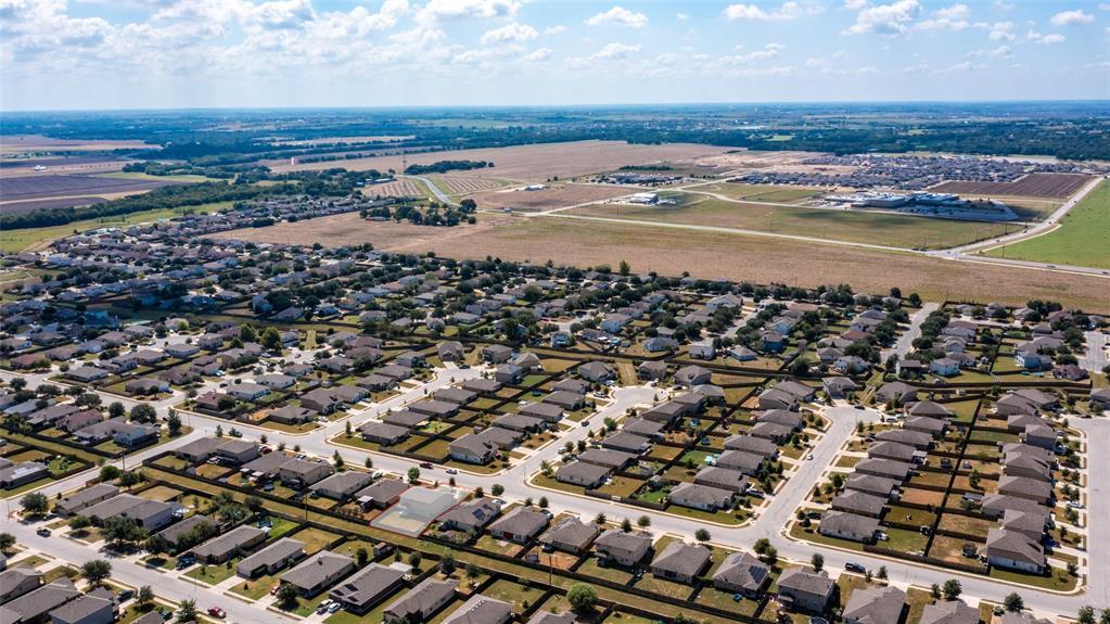 710 Mitchell Dr, Hutto, TX 78634