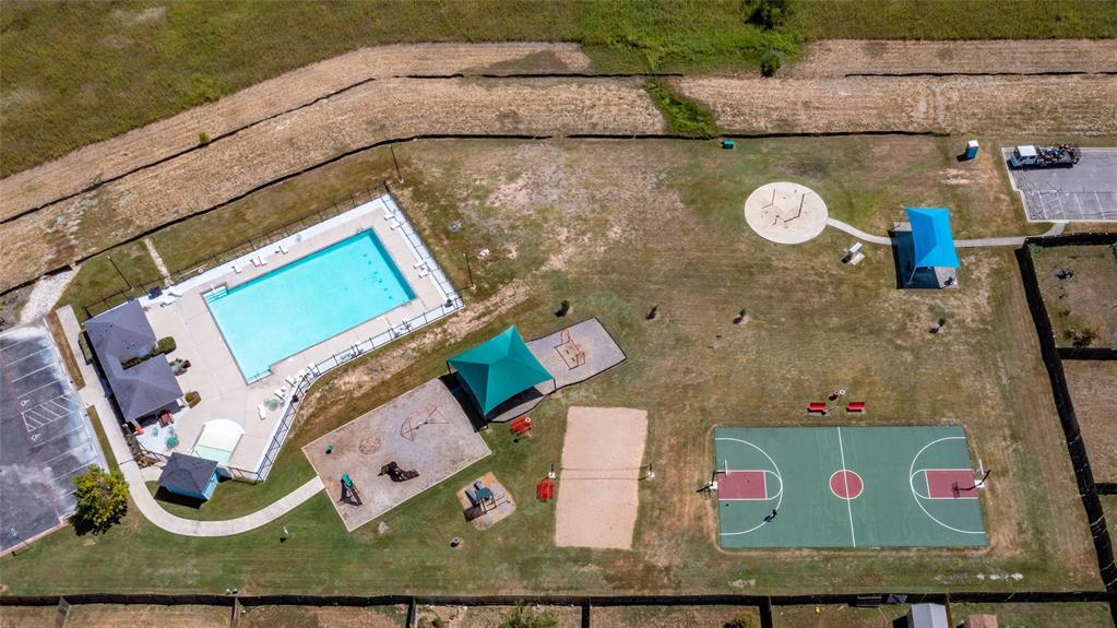710 Mitchell Dr, Hutto, TX 78634