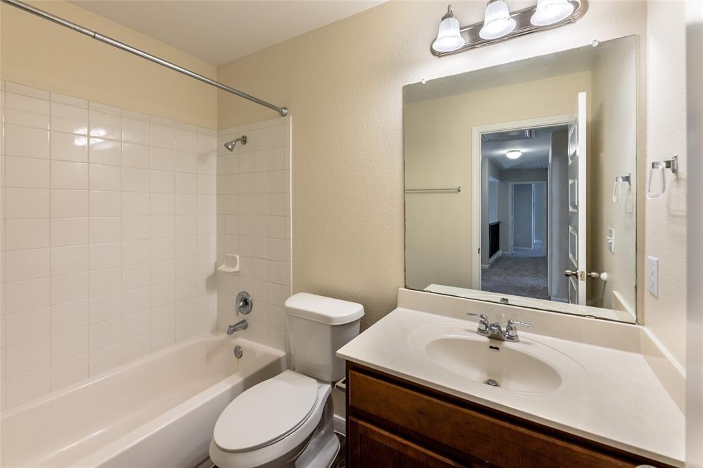 710 Mitchell Dr, Hutto, TX 78634