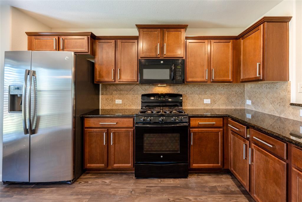 710 Mitchell Dr, Hutto, TX 78634