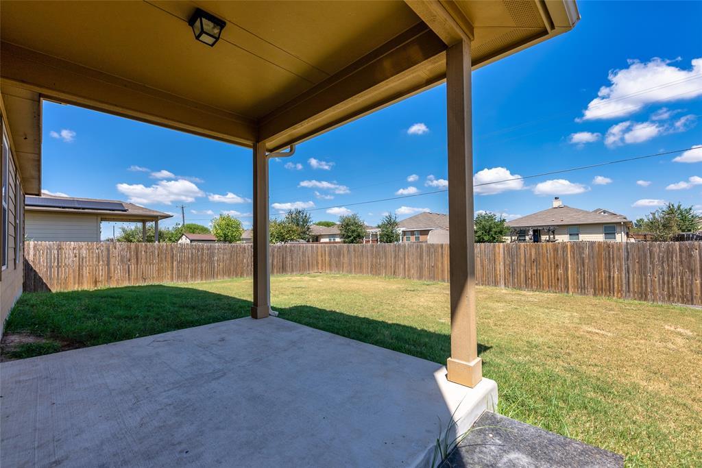 710 Mitchell Dr, Hutto, TX 78634