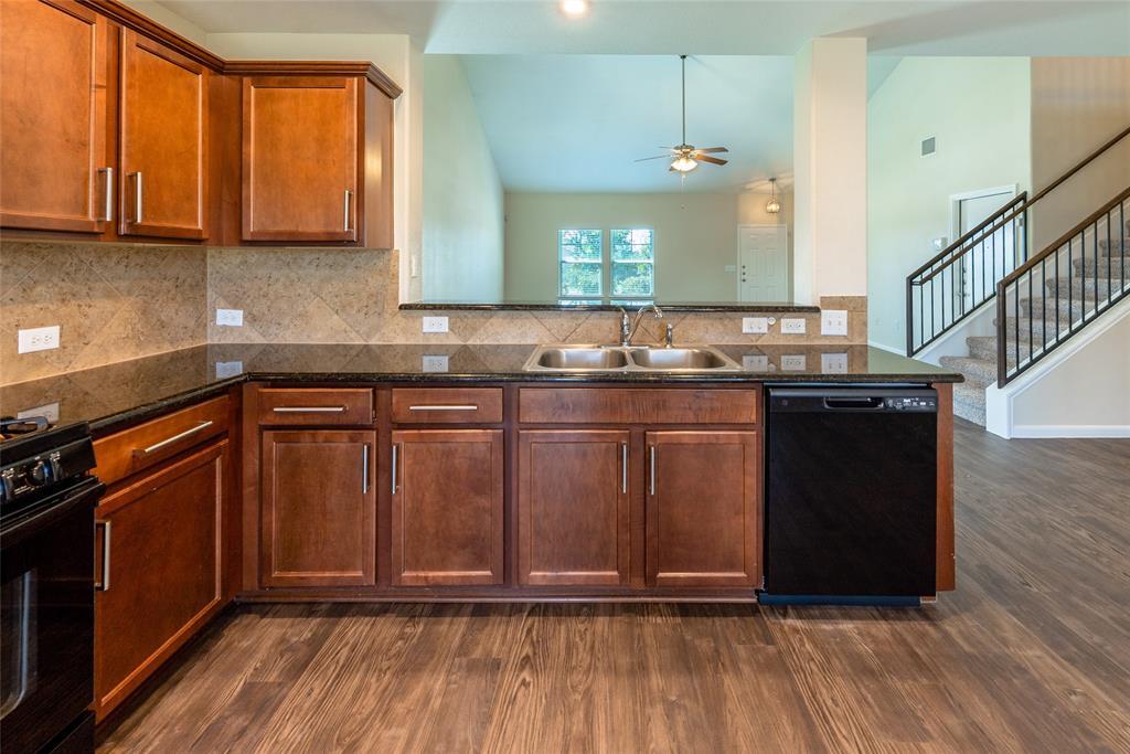 710 Mitchell Dr, Hutto, TX 78634