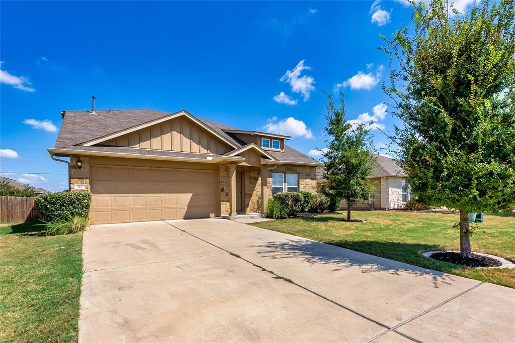 710 Mitchell Dr, Hutto, TX 78634