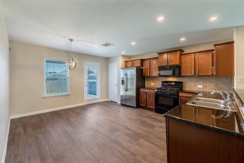 710 Mitchell Dr, Hutto, TX 78634