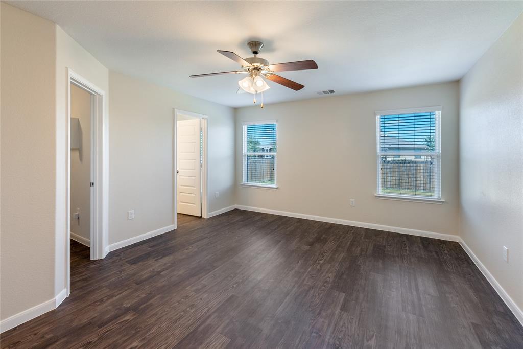 710 Mitchell Dr, Hutto, TX 78634