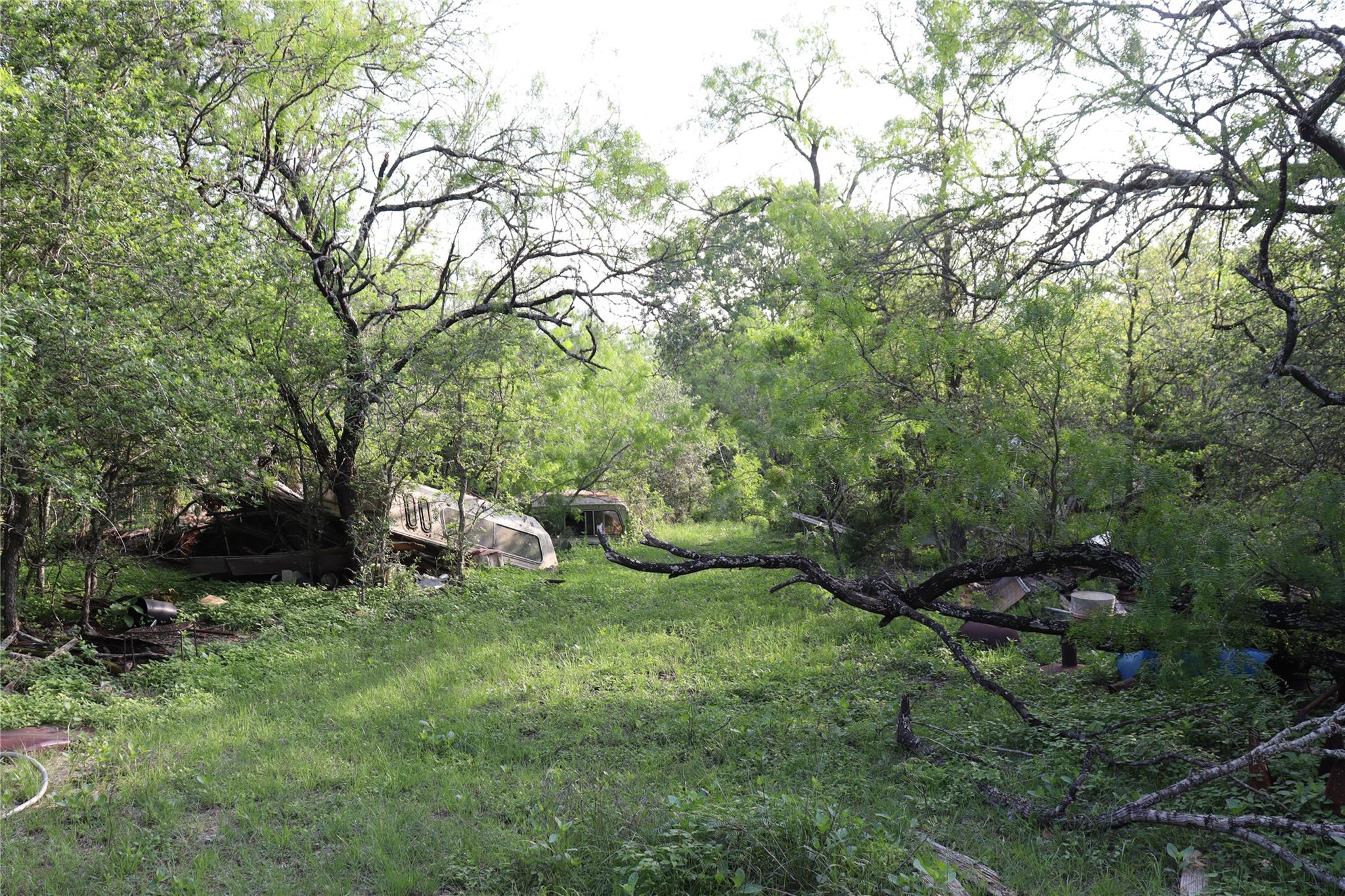 320 Hillcrest Ln, Dale, TX 78616