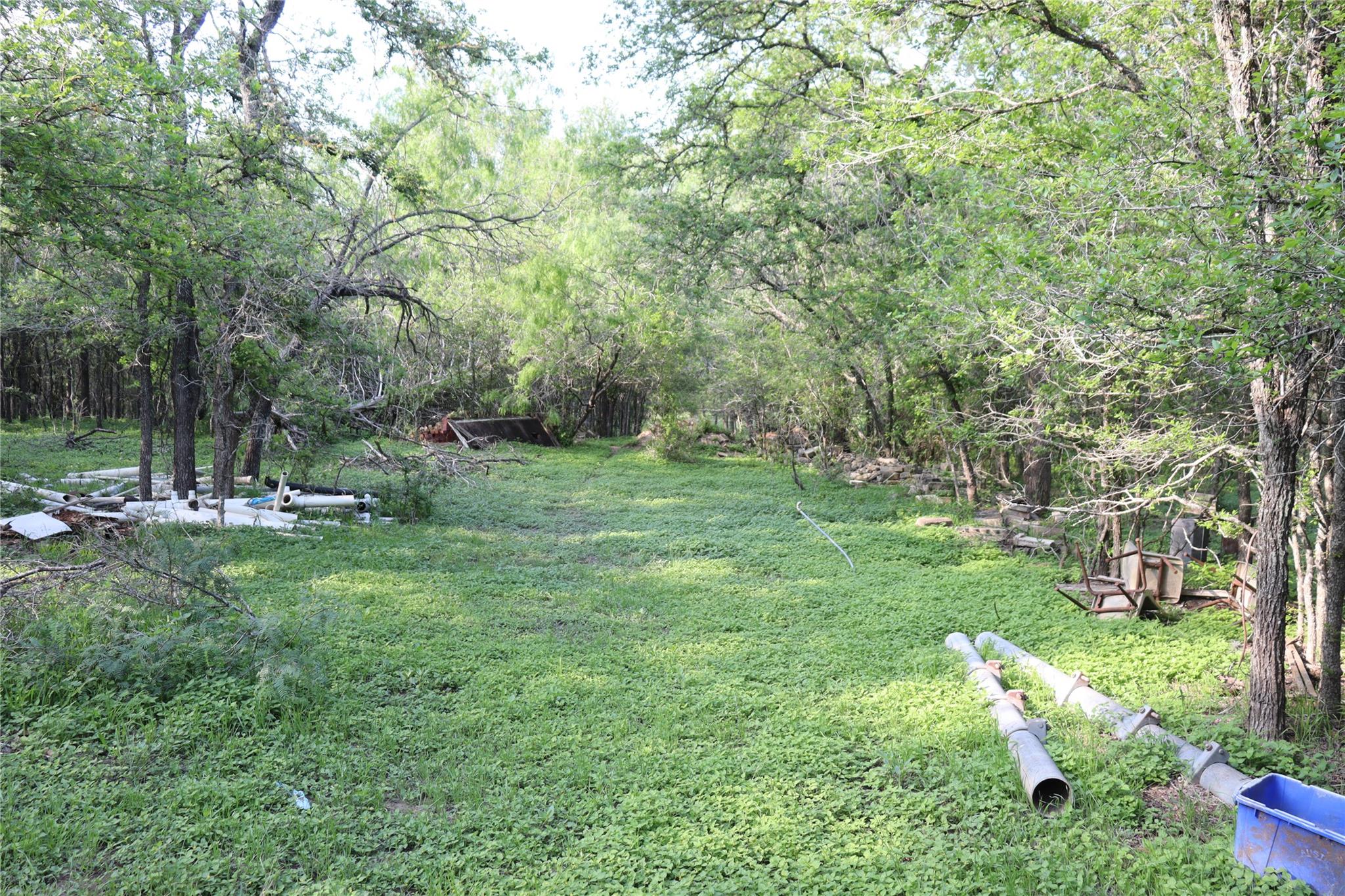 320 Hillcrest Ln, Dale, TX 78616