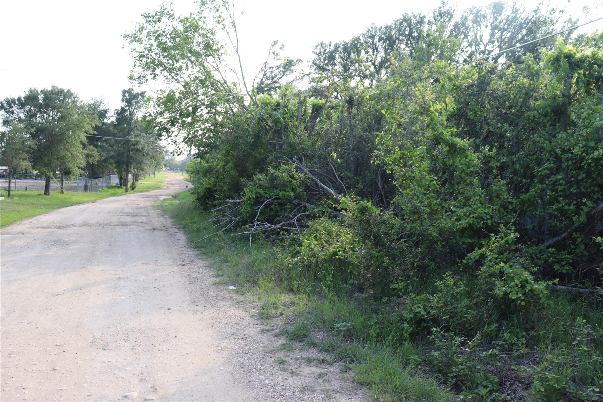 320 Hillcrest Ln, Dale, TX 78616