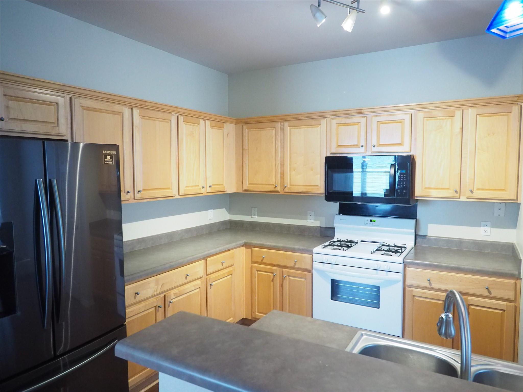 915 Bogart Rd, Cedar Park, TX 78613