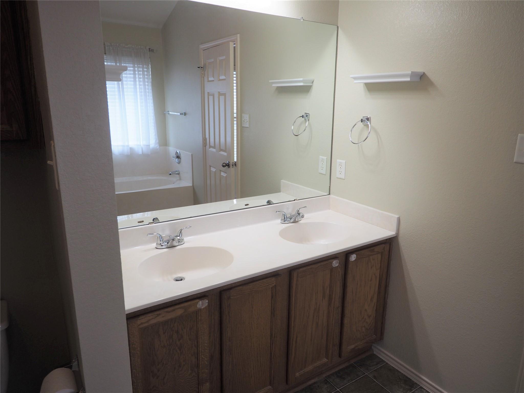 915 Bogart Rd, Cedar Park, TX 78613