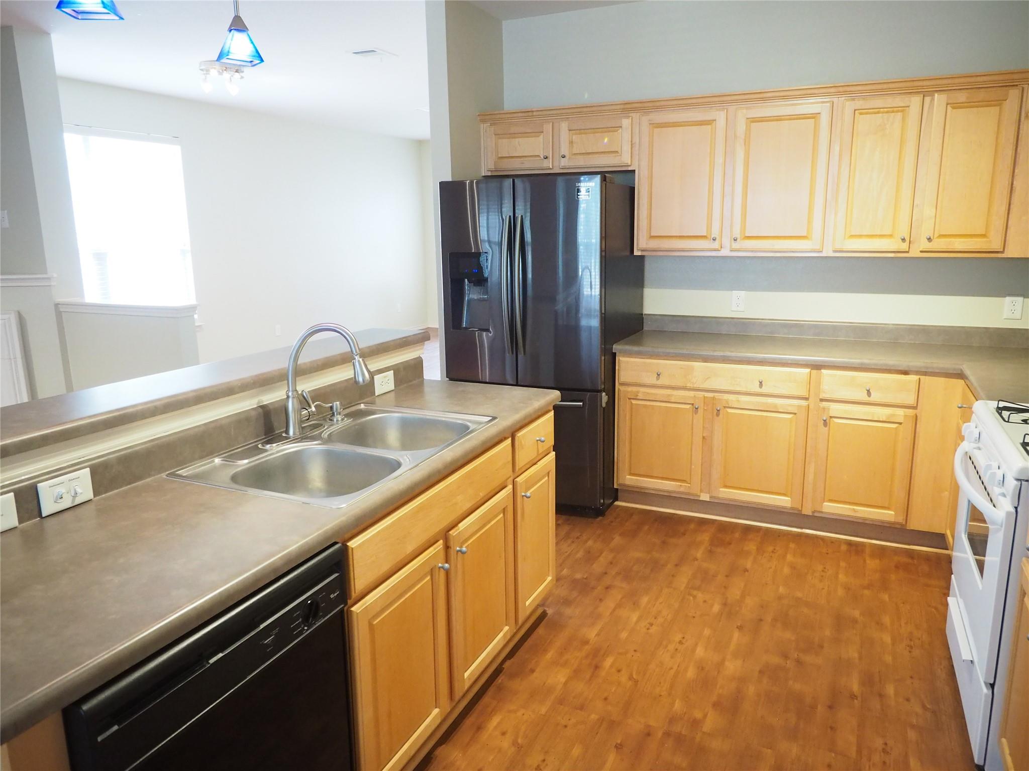 915 Bogart Rd, Cedar Park, TX 78613