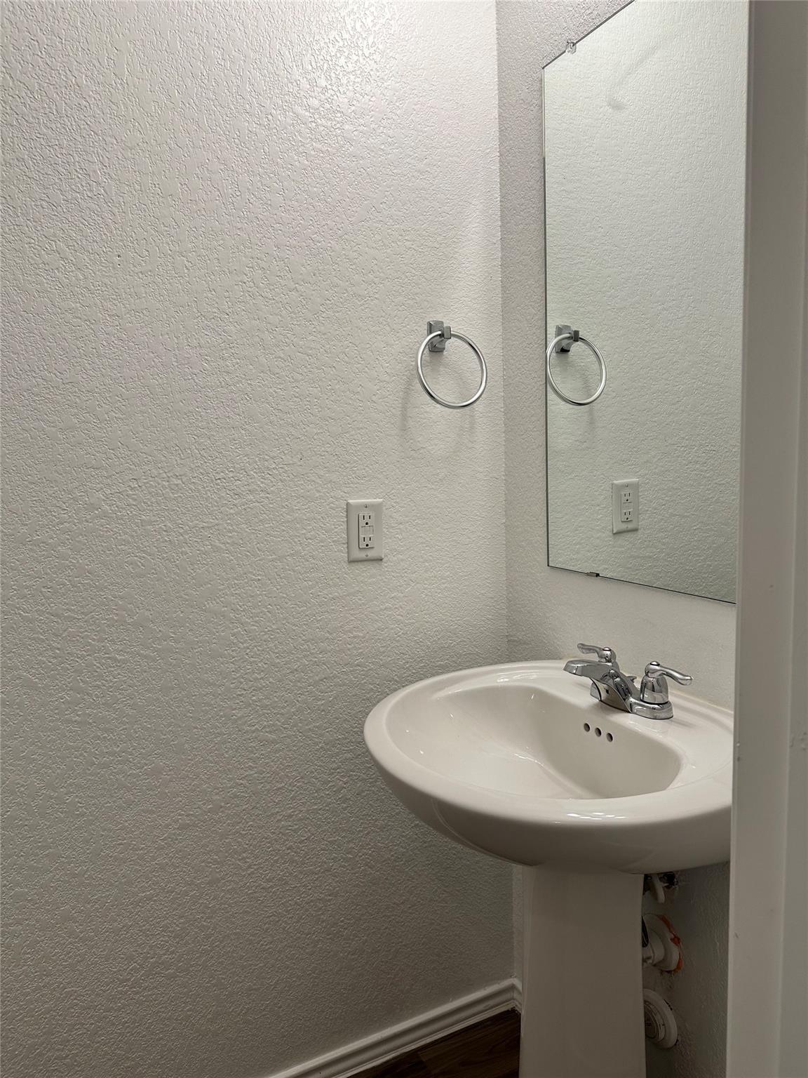 104 Wind Flower Ln, Liberty Hill, TX 78642