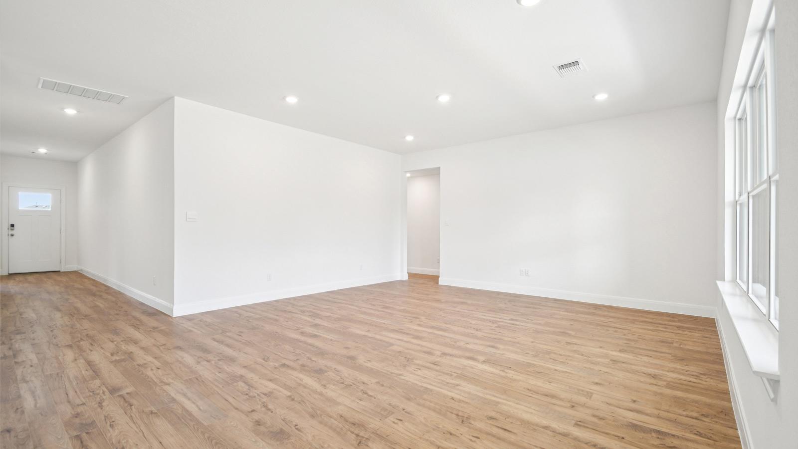 179 Great Northern Dr, Cedar Creek, TX 78612