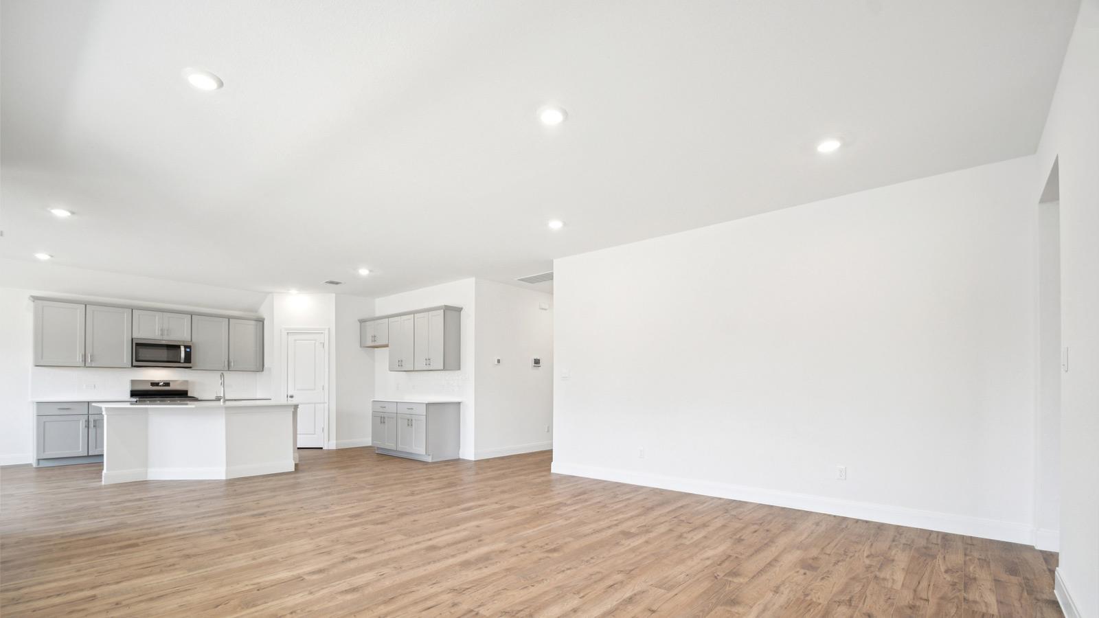 179 Great Northern Dr, Cedar Creek, TX 78612