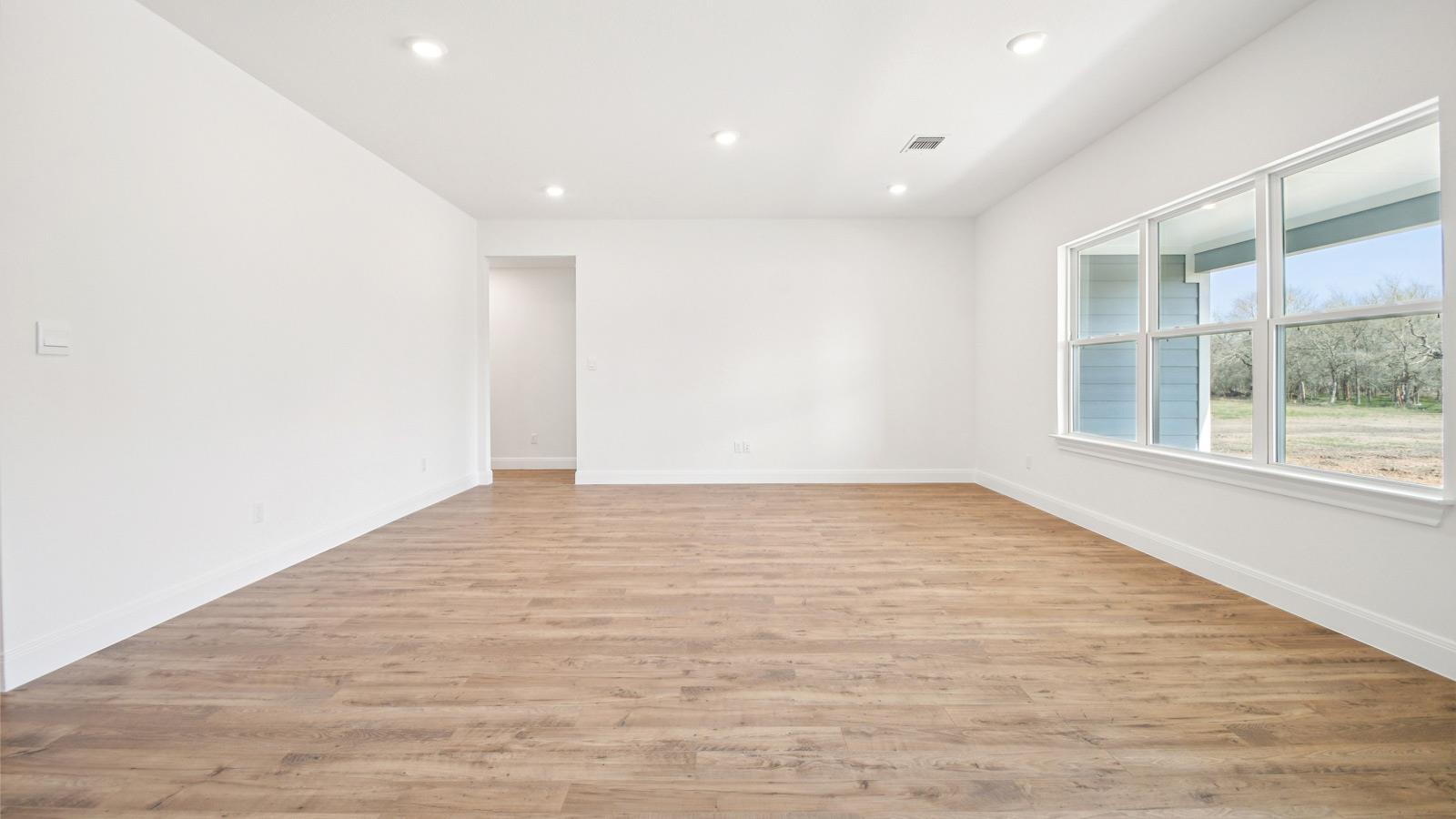 179 Great Northern Dr, Cedar Creek, TX 78612