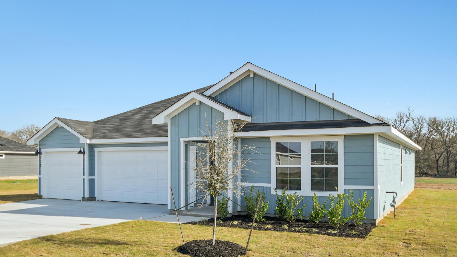 179 Great Northern Dr, Cedar Creek, TX 78612