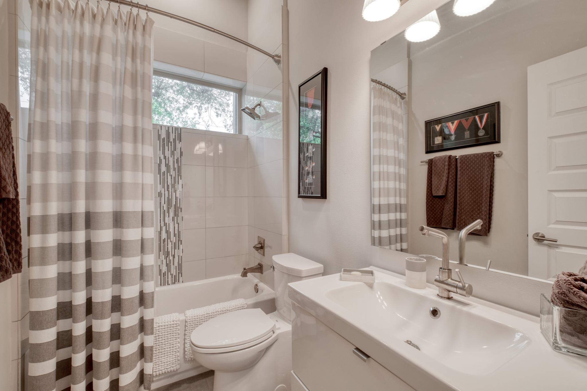 209 El Paso St, Austin, TX 78704