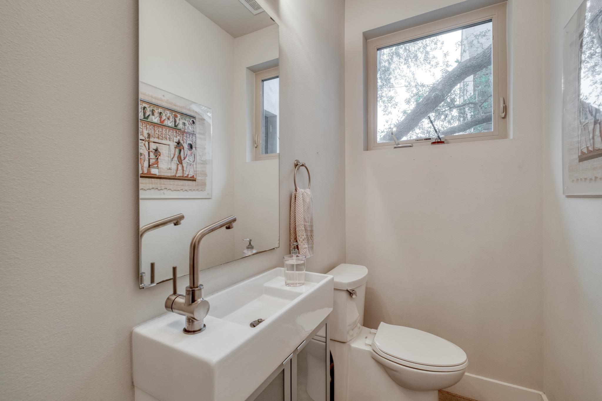 209 El Paso St, Austin, TX 78704